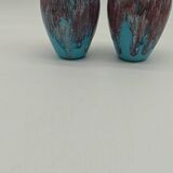 Paire de petits vases bleu turquoise en grès flammé  lie de vin