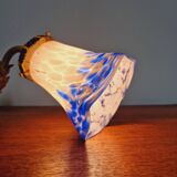 Wall light in gilded bronze and blue and white speckled glass
