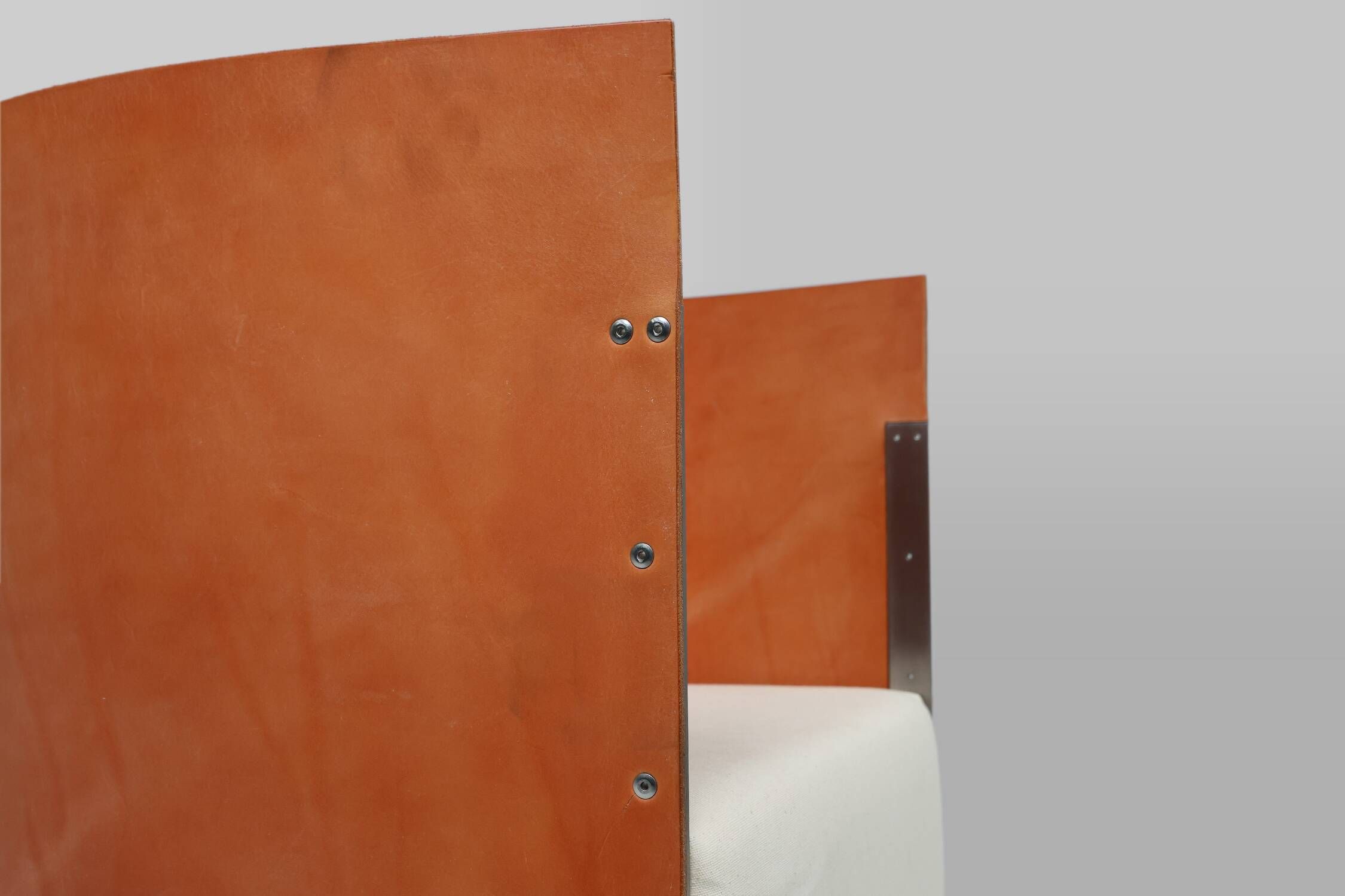 Maarten van Severen S88 easy chair in saddle leather and steel, Belgium 198