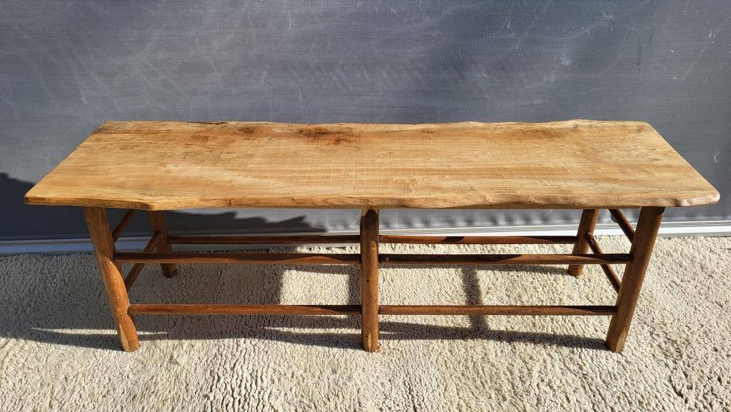 Farmhouse bench-table with a natural feel