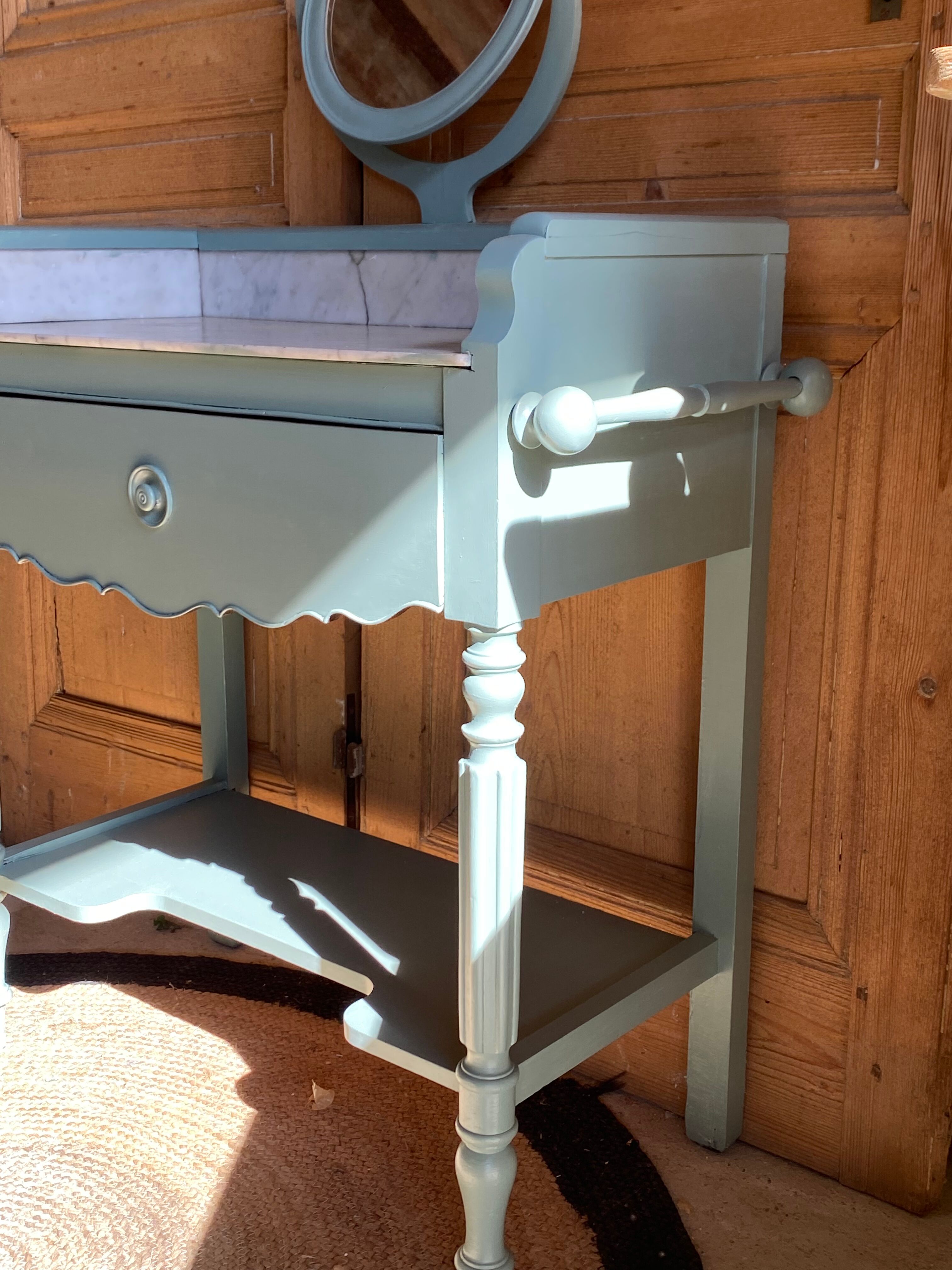 Toilet table or dressing table