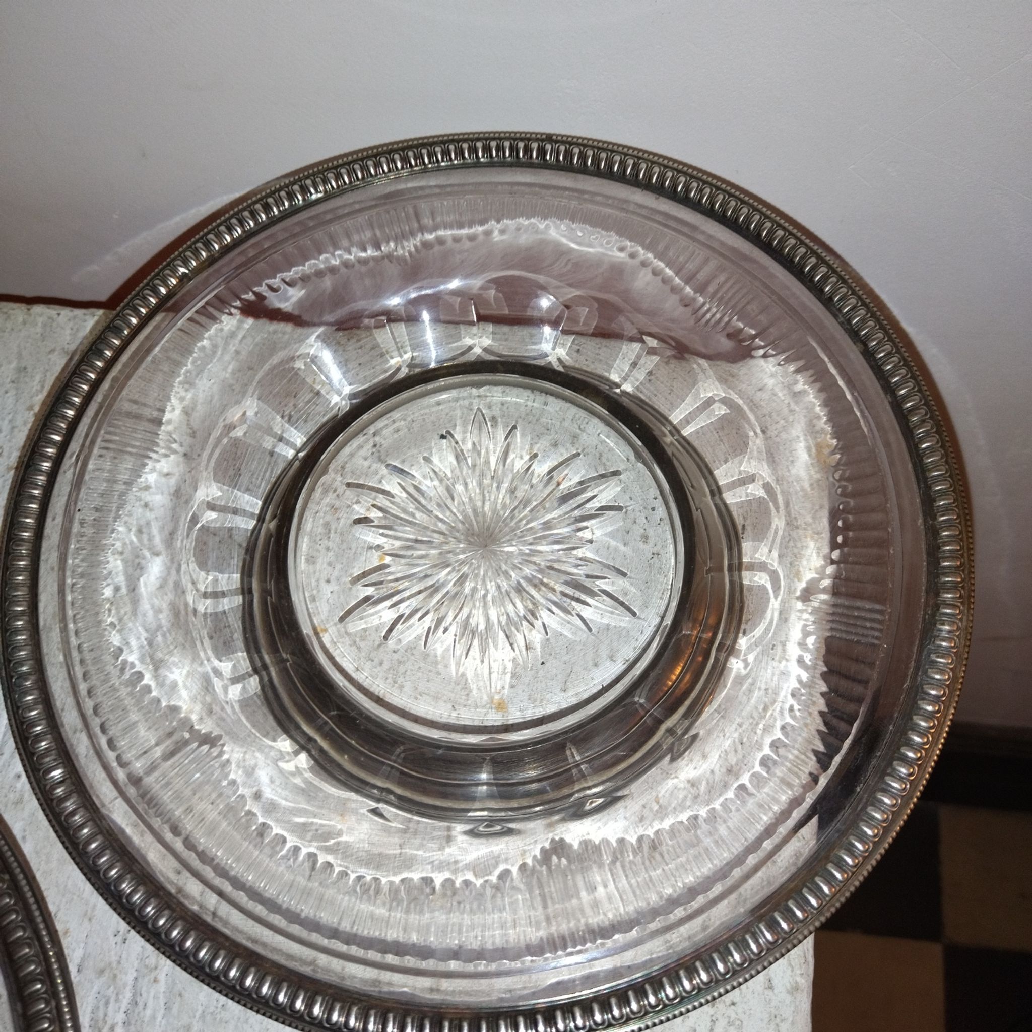 Paire de coupe plateaux verre taillé argent massif