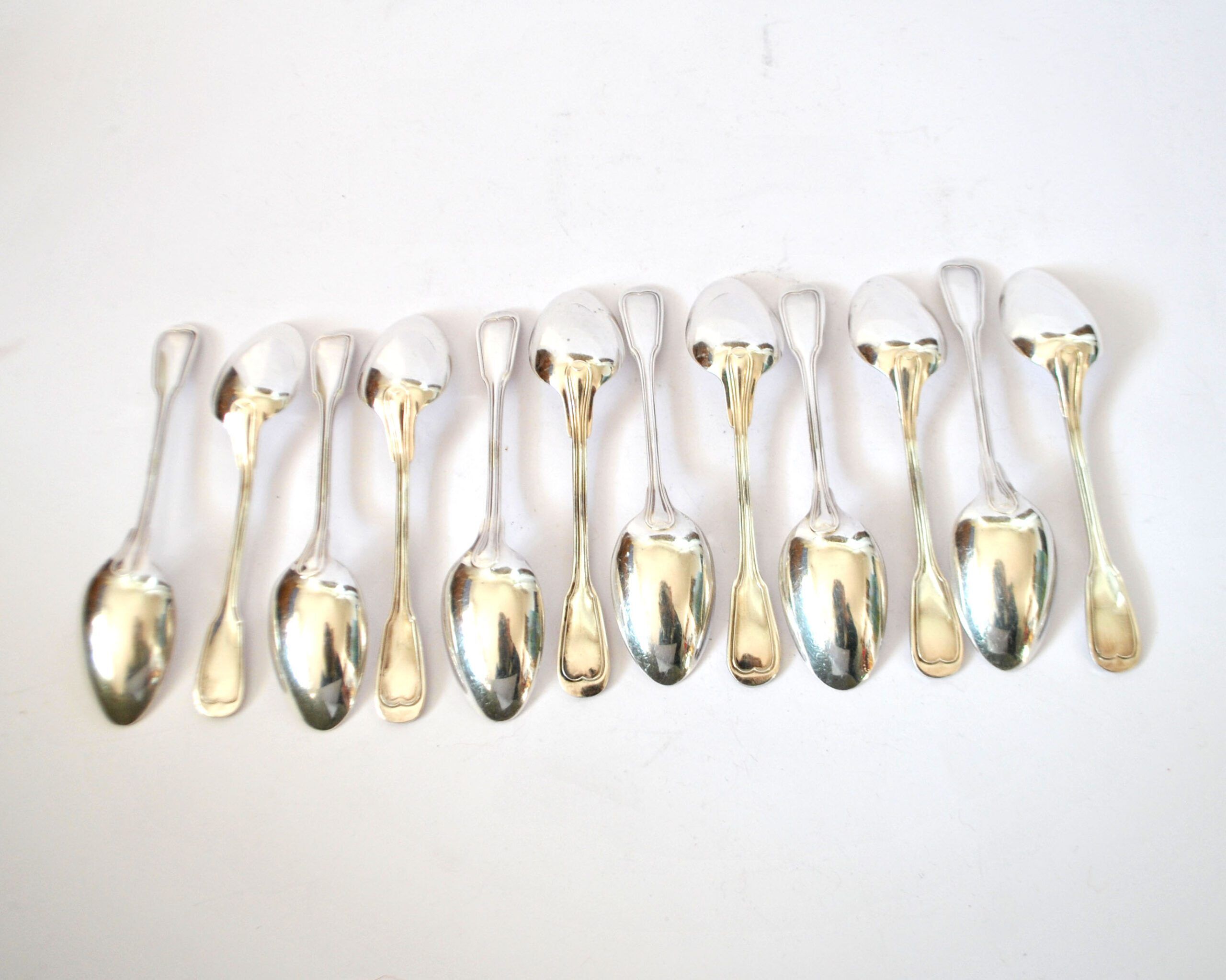 12 cuillères à dessert, café anciennes St Médard modèle filet style Chinon