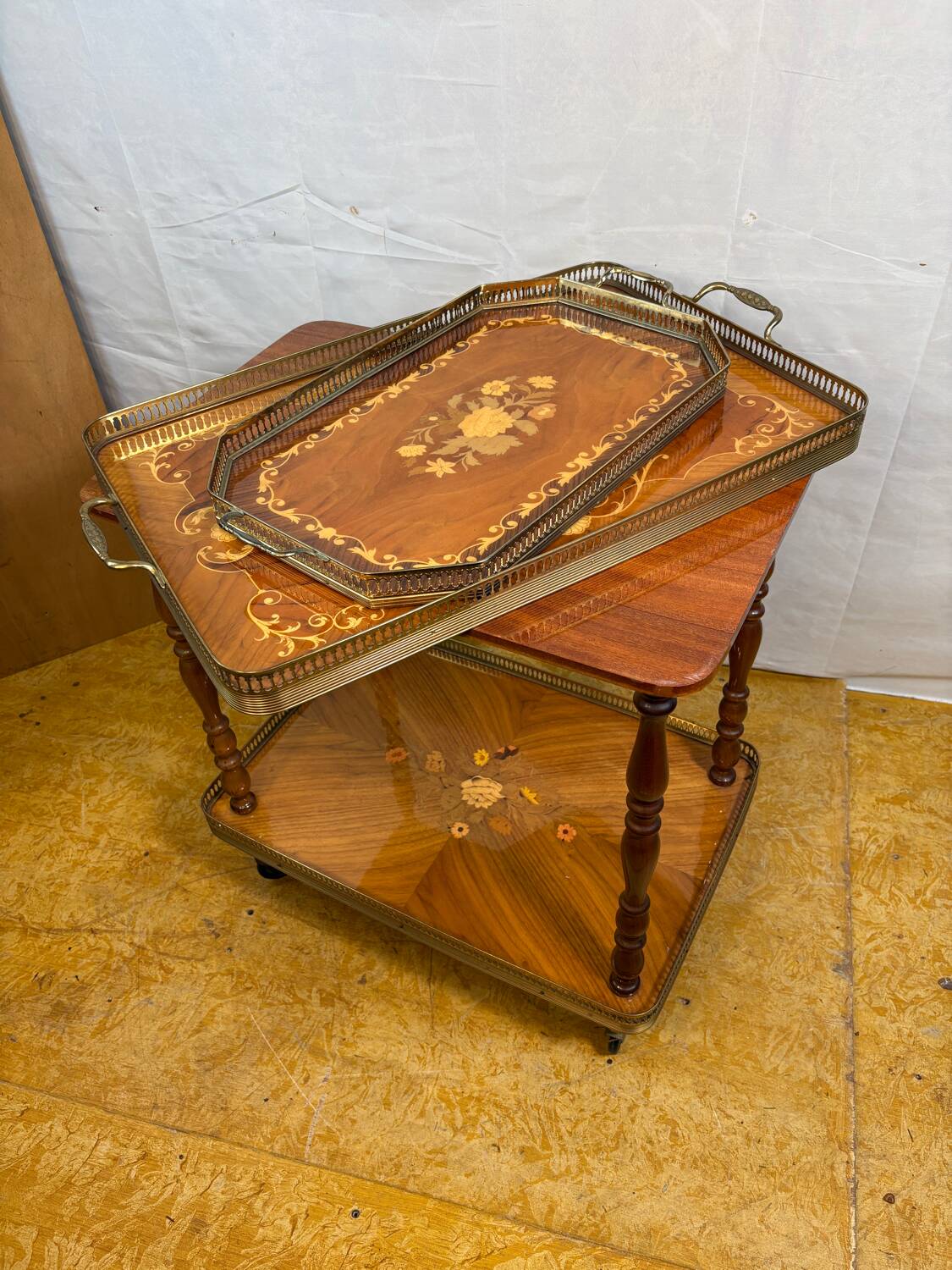 Vintage Italian Inlaid Wood Serving Trolley with Removable Tray Mid-20