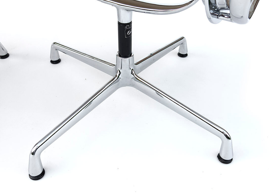 Pair swivel armchairs Vitra Aluminium Chair EA 108 design Ray & Charles Eames 60s 70s