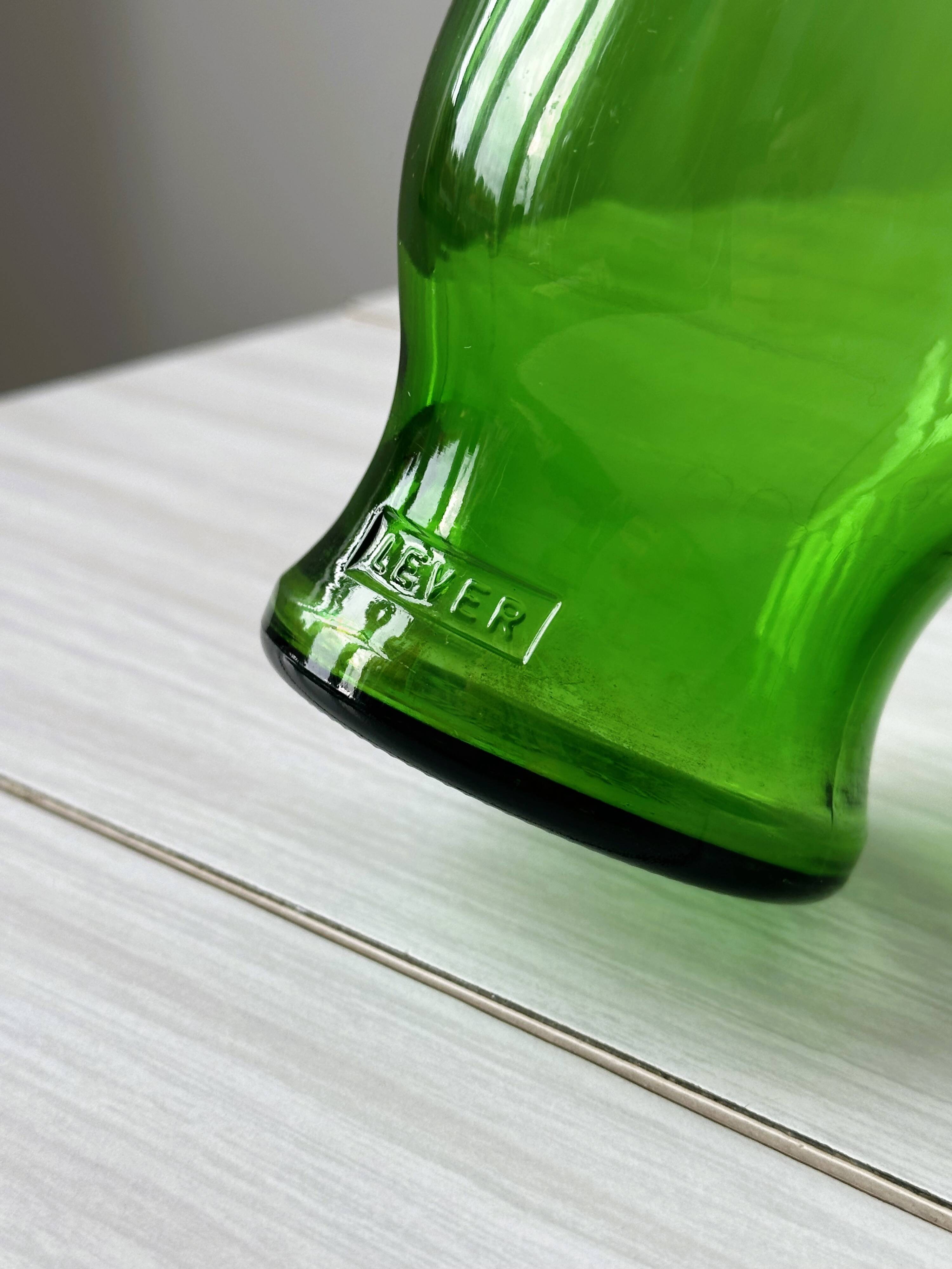 Lot of apothecary jars, good condition.