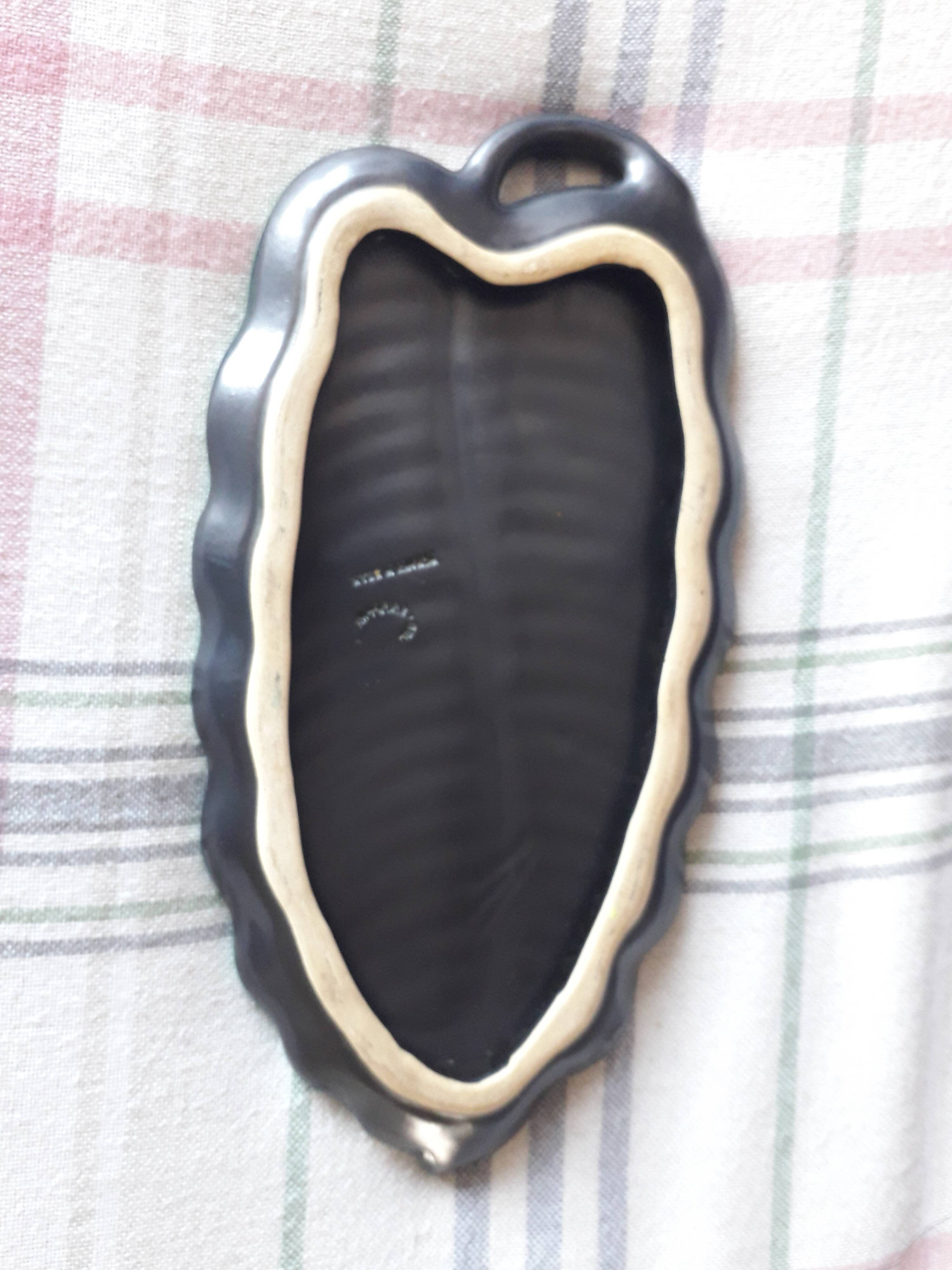 Vallauris pocket emptier by Hélène Ugo