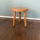 Table d'appoint moderne du milieu du siècle ou tabouret en chêne, années 1960