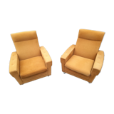 Paire de fauteuils des années 70 en velour ocre
