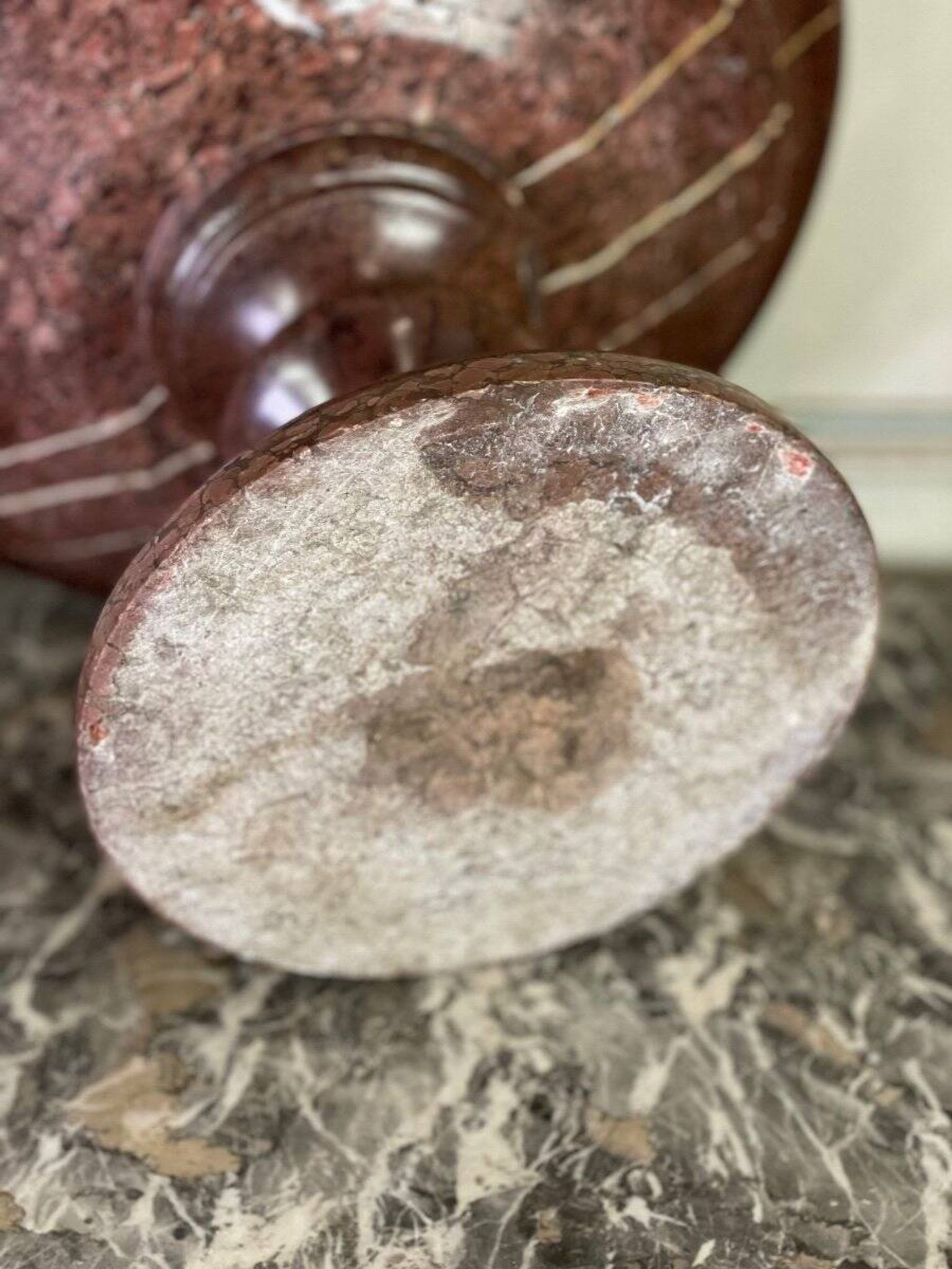Vasque en marbre rouge griotte vers 1800