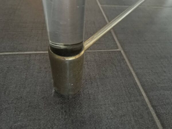 Table vintage plexiglass et laiton