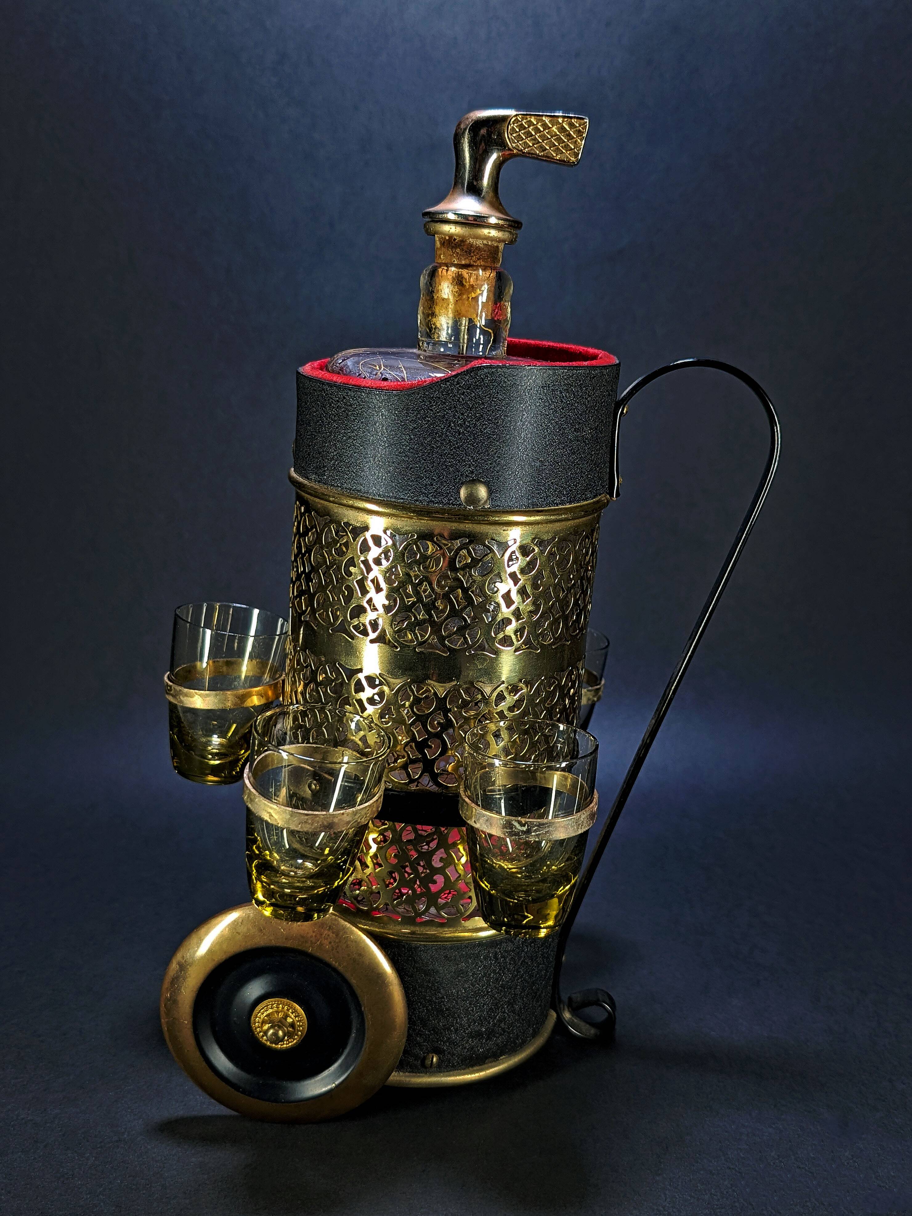 Vintage Musical Golf Caddie Cart Decanteur Art Deco 60's with 5 shots glass