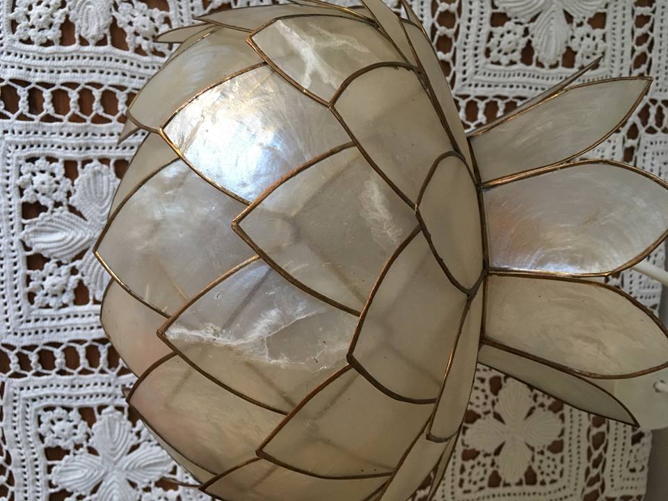 Suspension mother-of-Pearl capiz and brass to plant form