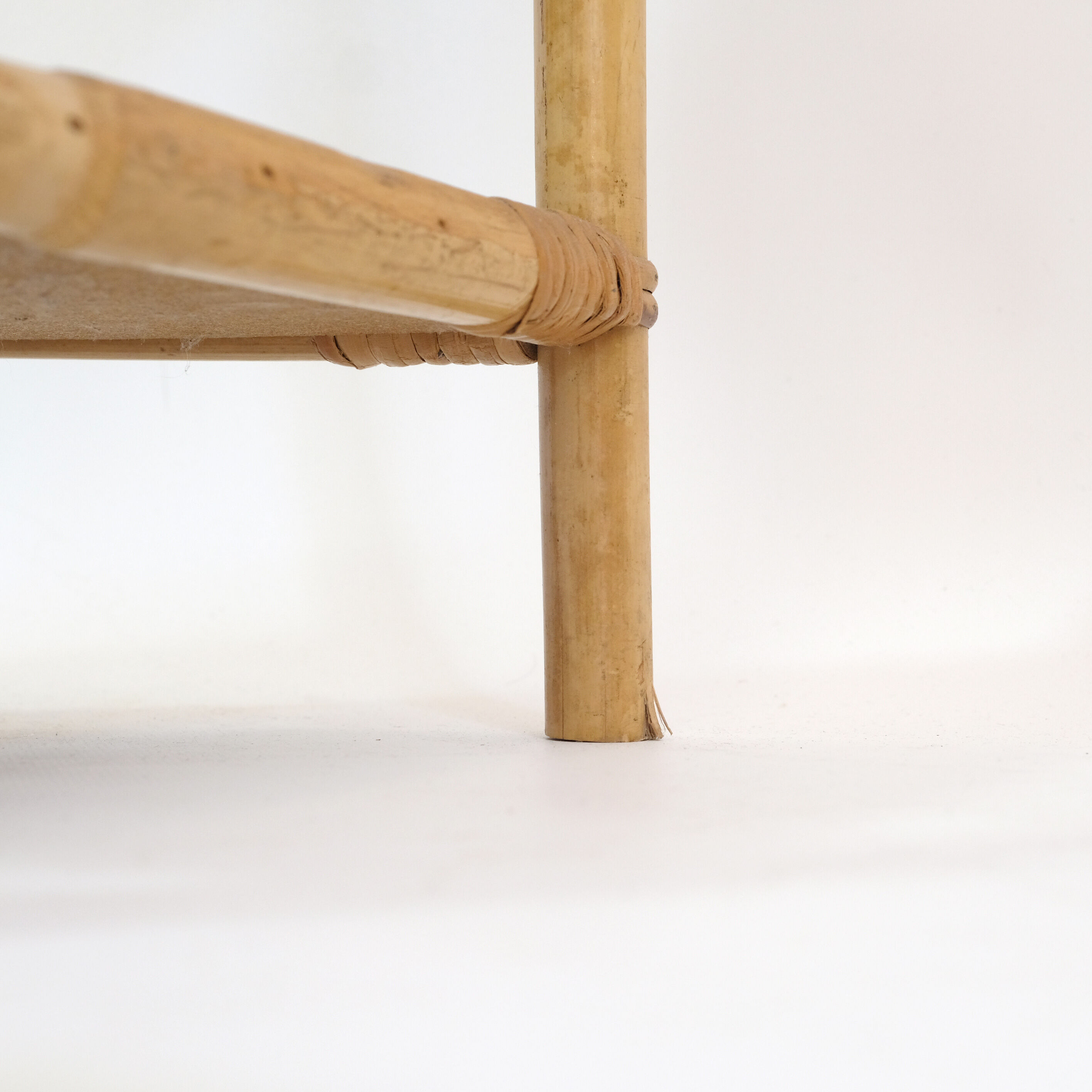 Rattan corner spreader from the 60/70