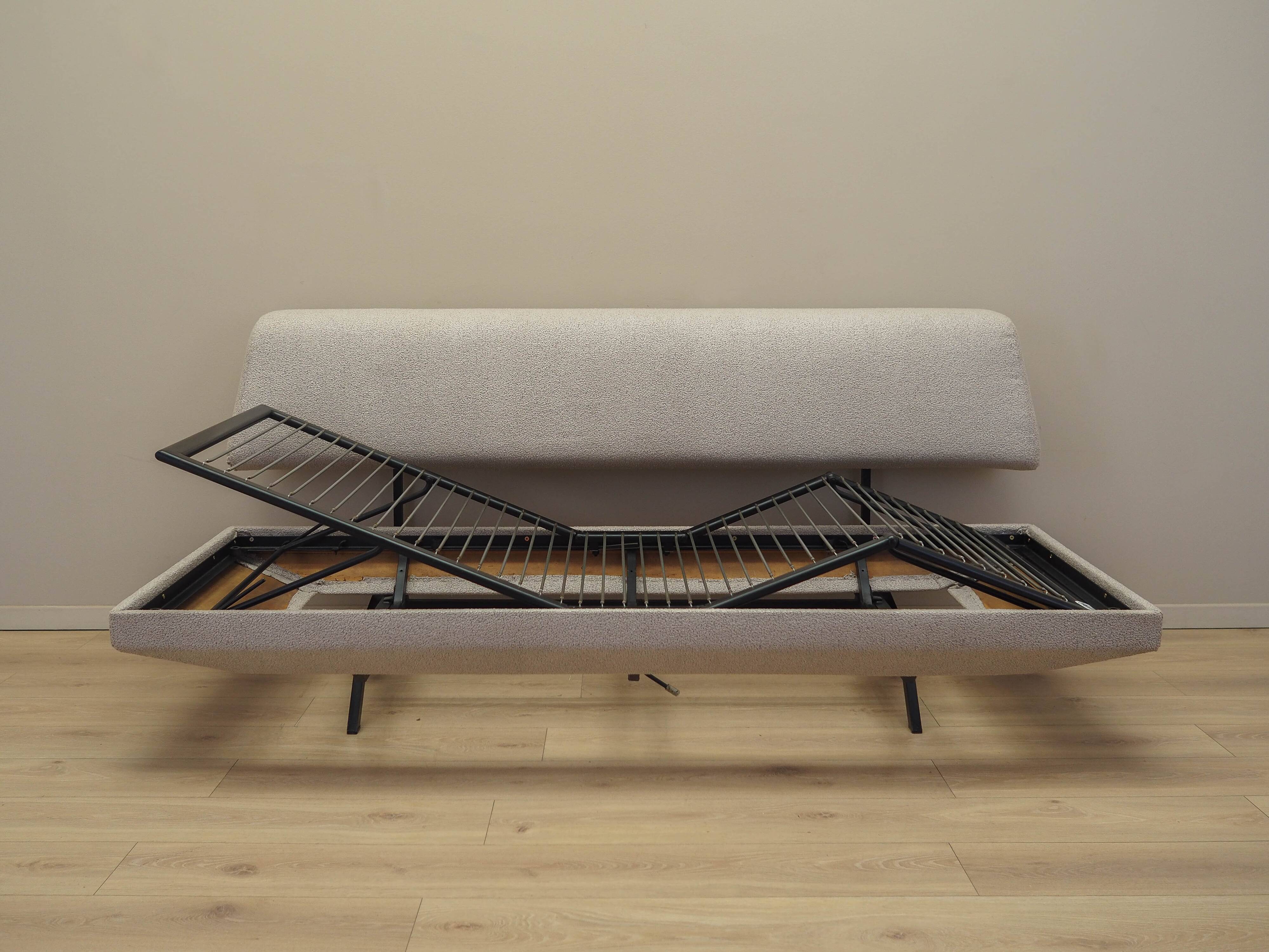 Daybed sofa, Italian design, 1970s, manufactured: Italy