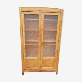 Armoire parisienne