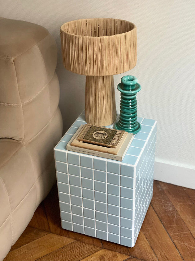 Column - sky blue/white