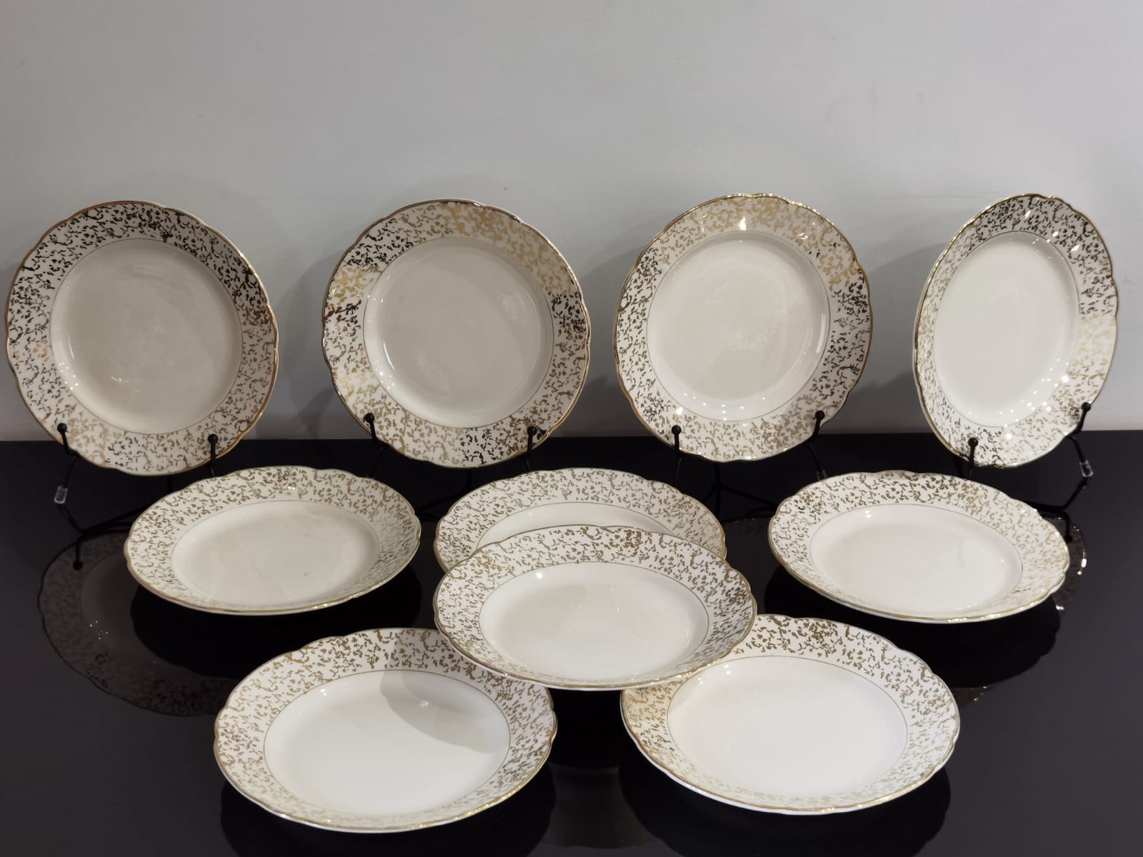 White and golden dessert plates Villeroy and Boch