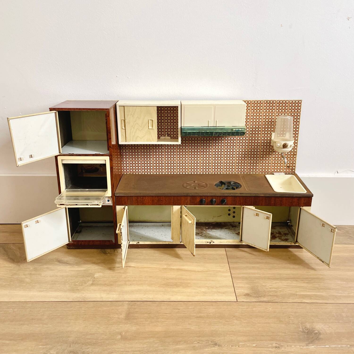 Kitchen for dolls from the 50s