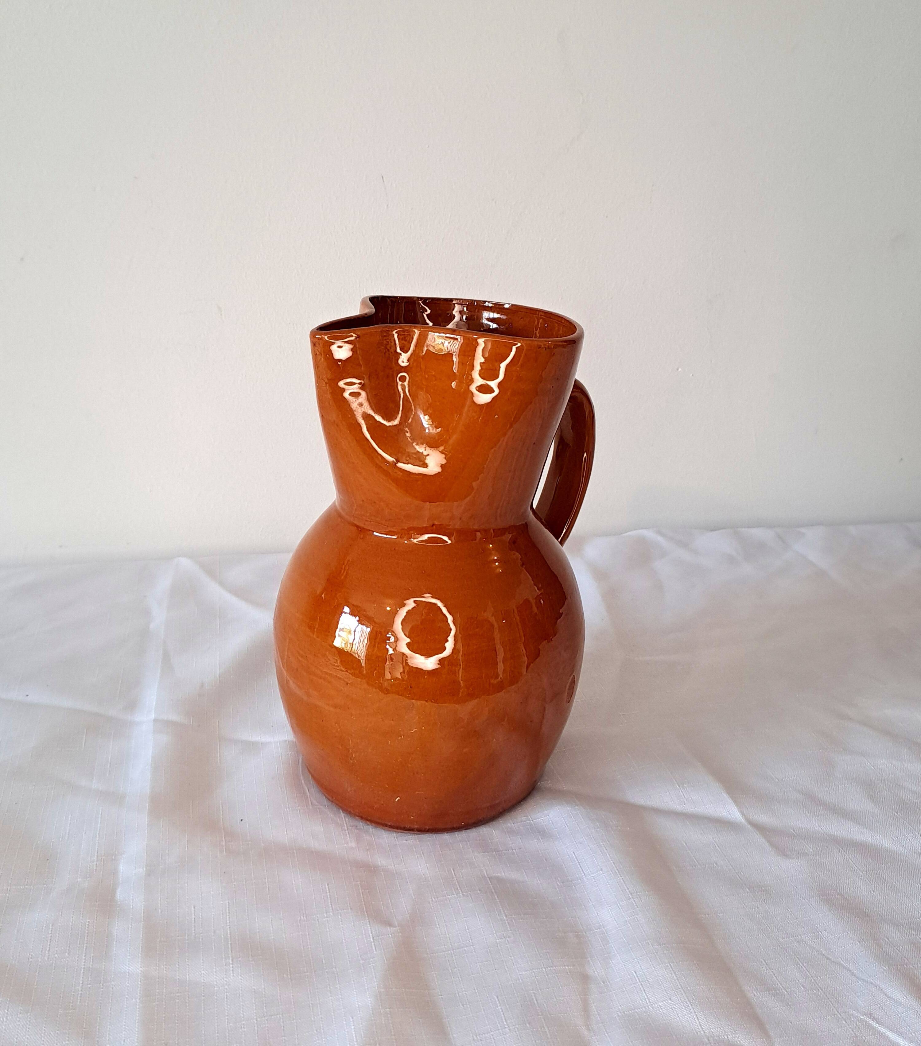 Pichet en terre cuite vernissée — artisanat du Sud vintage