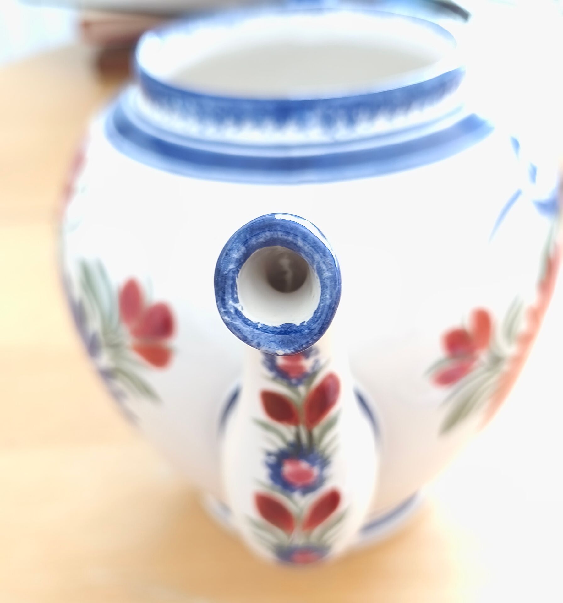 Teapot or coffee pot Henriot Quimper
