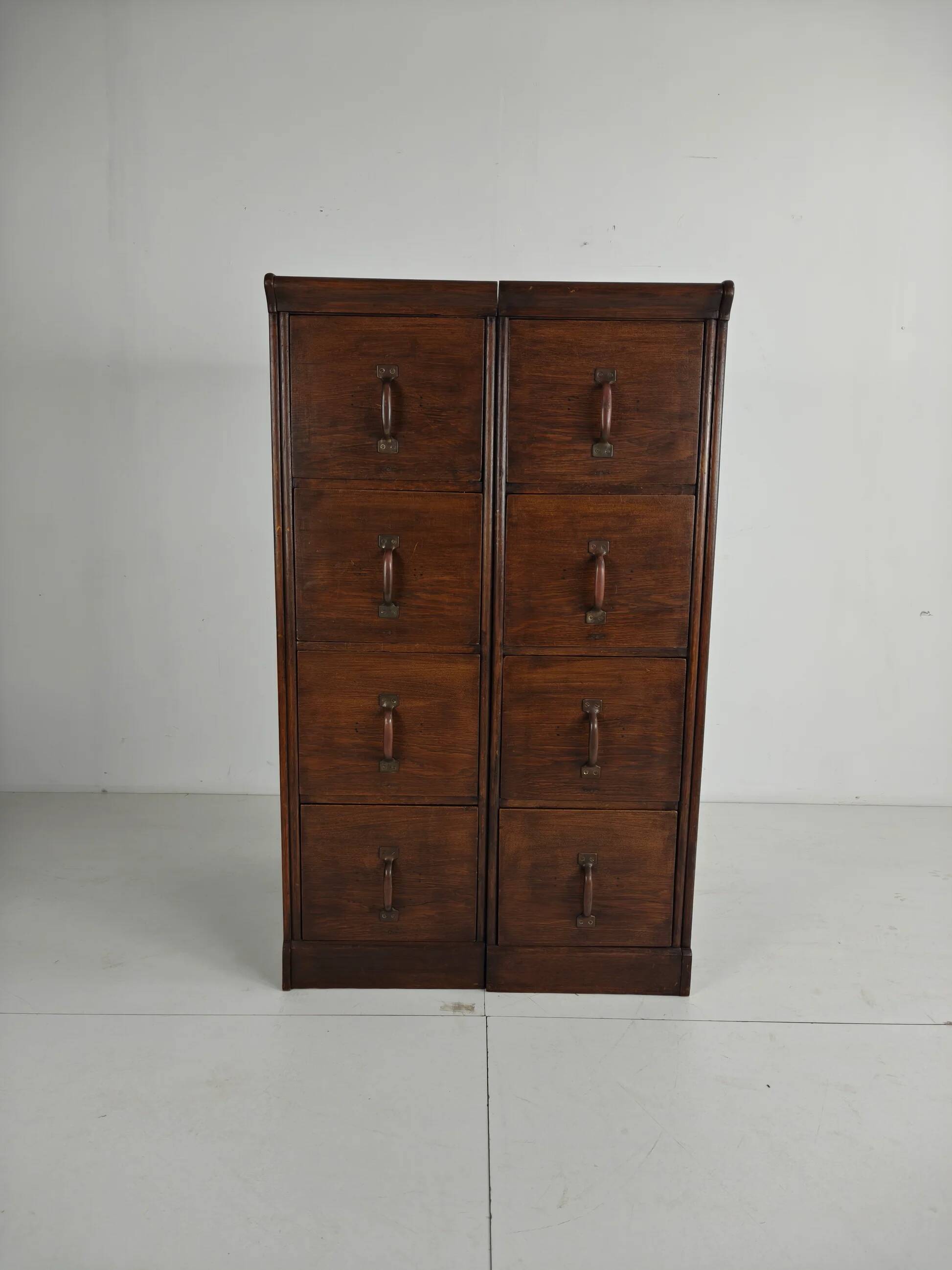 Armoire à archives double en chêne massif – Pays-Bas, 1920–1940