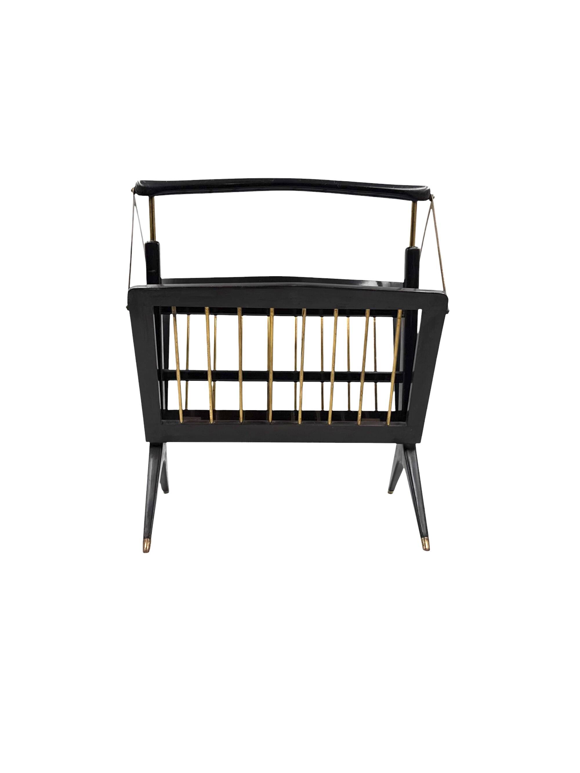 Porte-revues en laiton de style mid-century modern, Ico e Luisa Parisi, Italie, 1950.