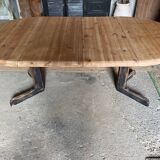 Round extendable table
