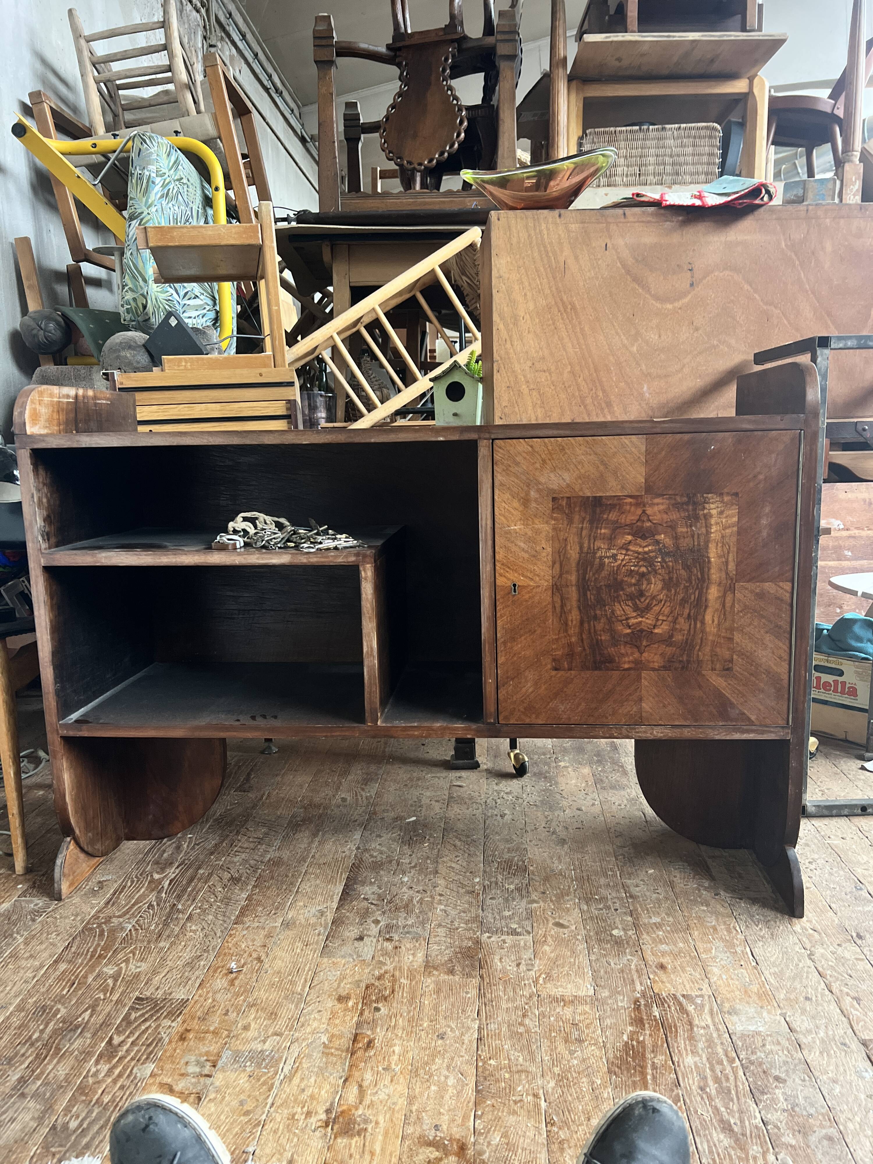 Art Deco shelf in wood and burl