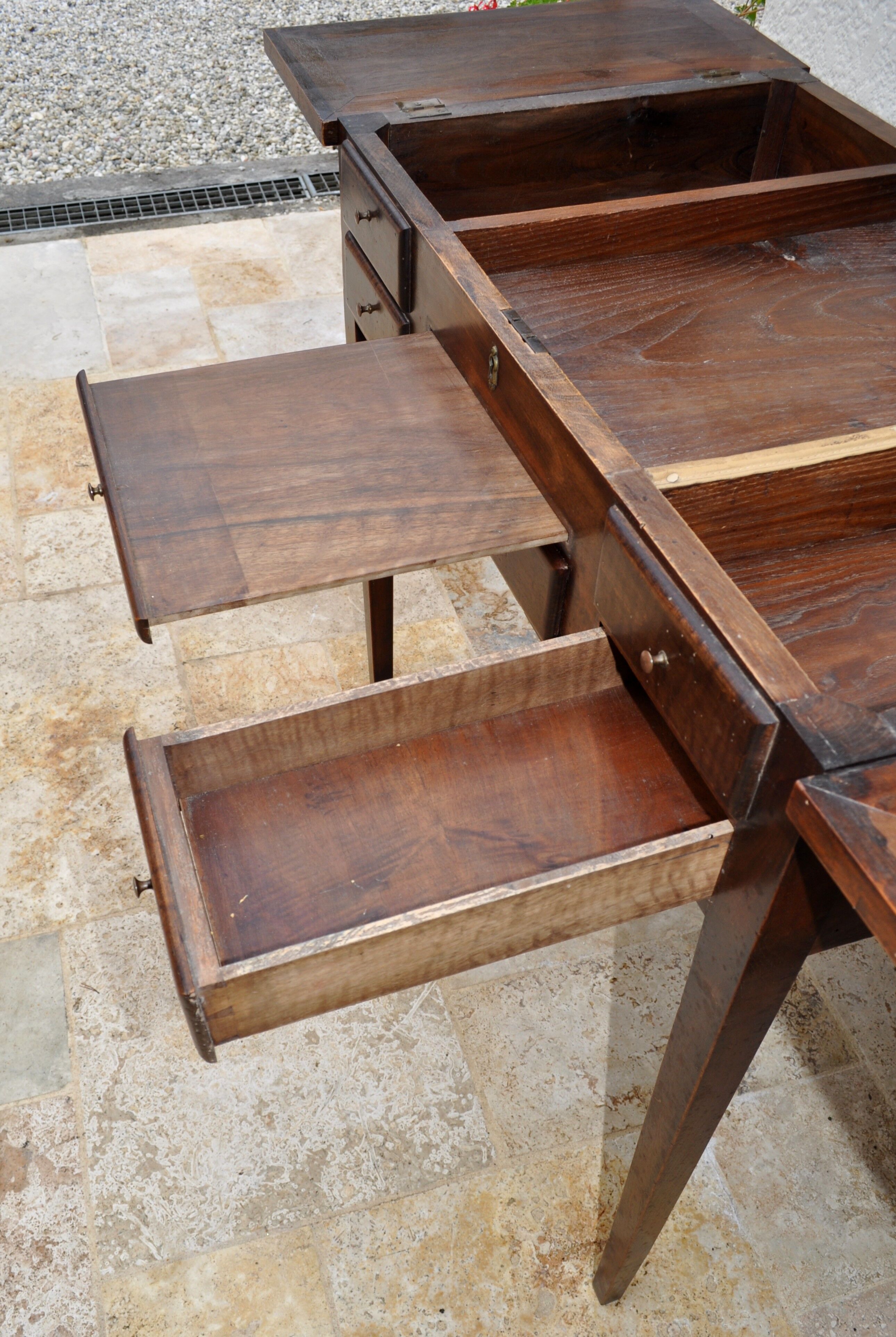 Wooden dressing table feet spindle