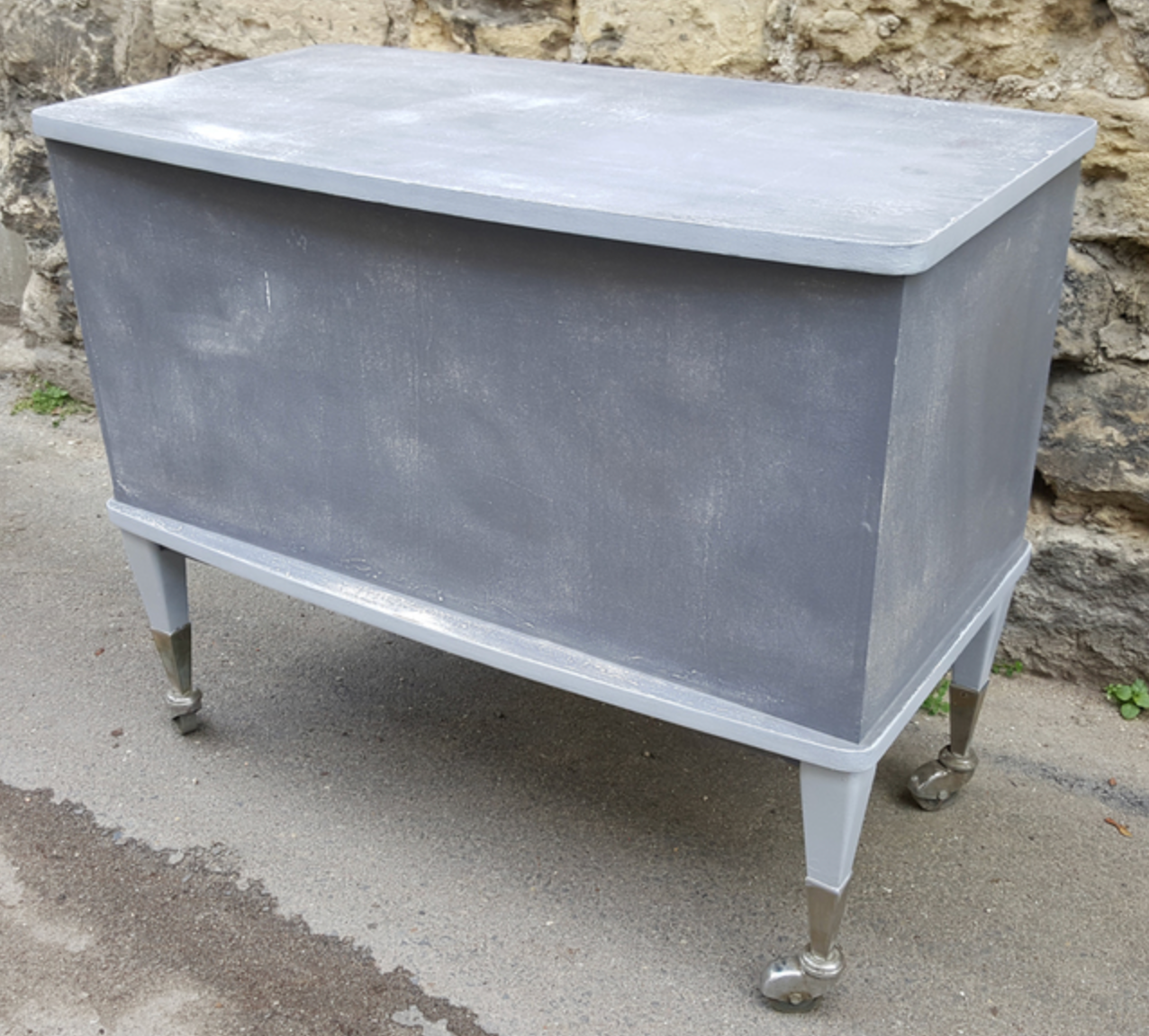 Furniture bar on wheels 50