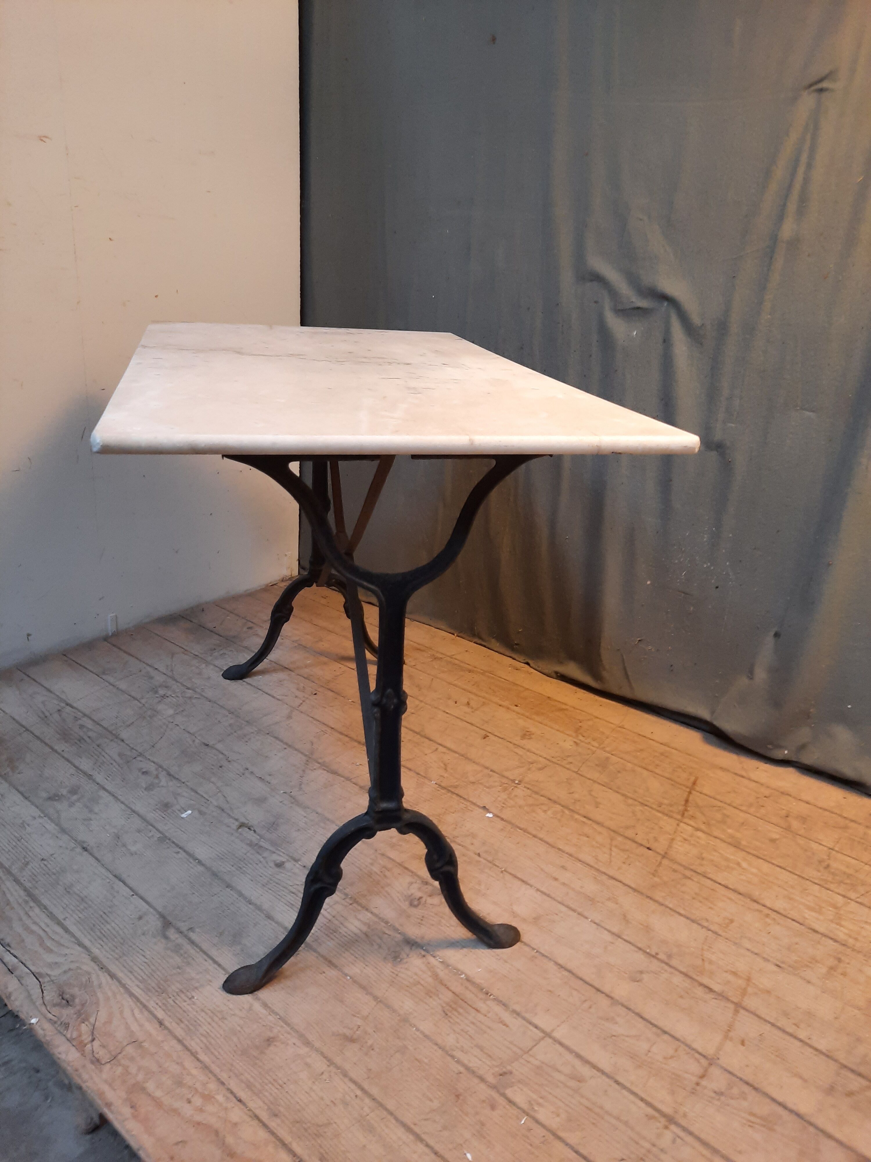 Table bistrot marbre