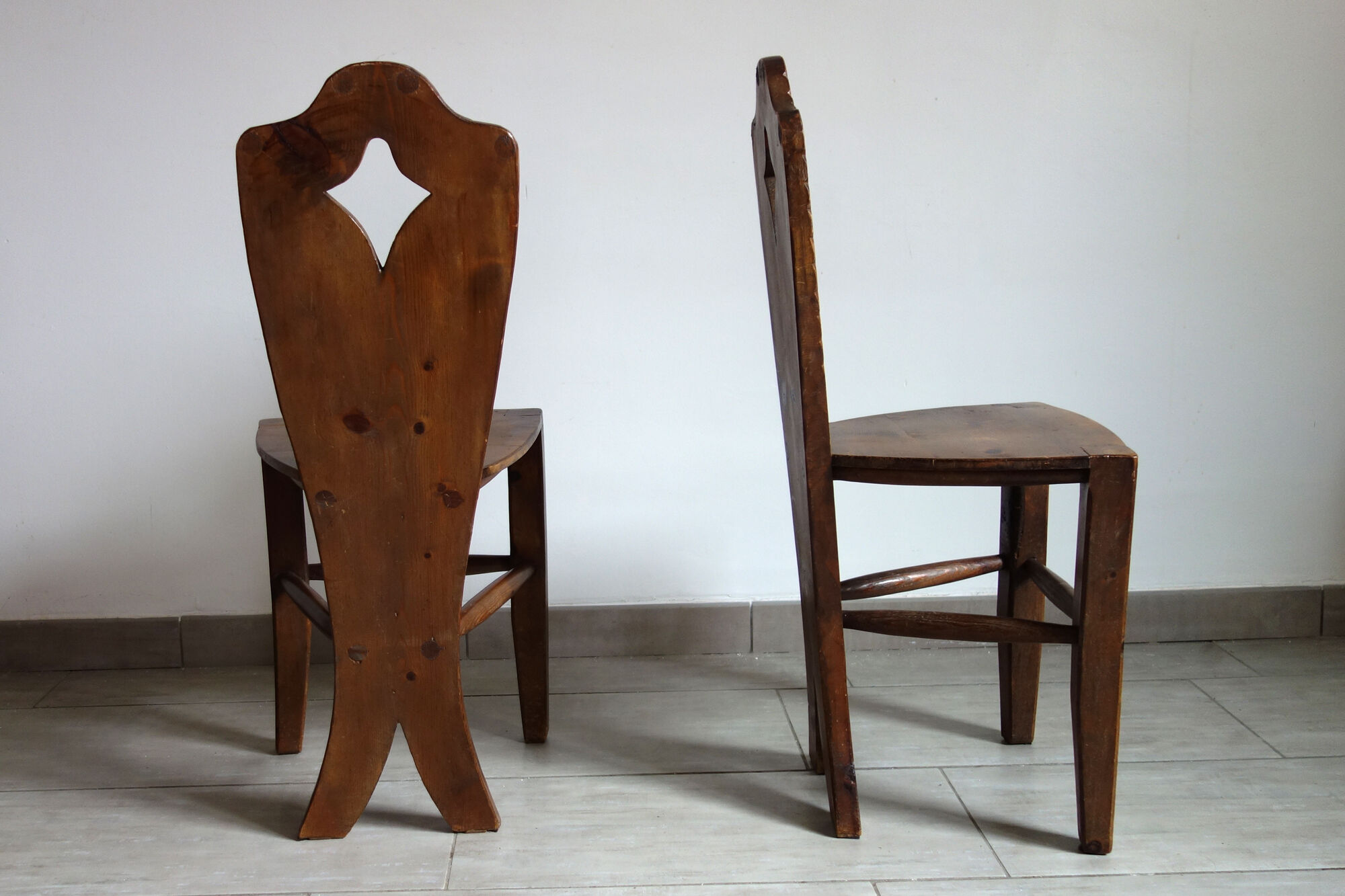 Chair folk art Queyras