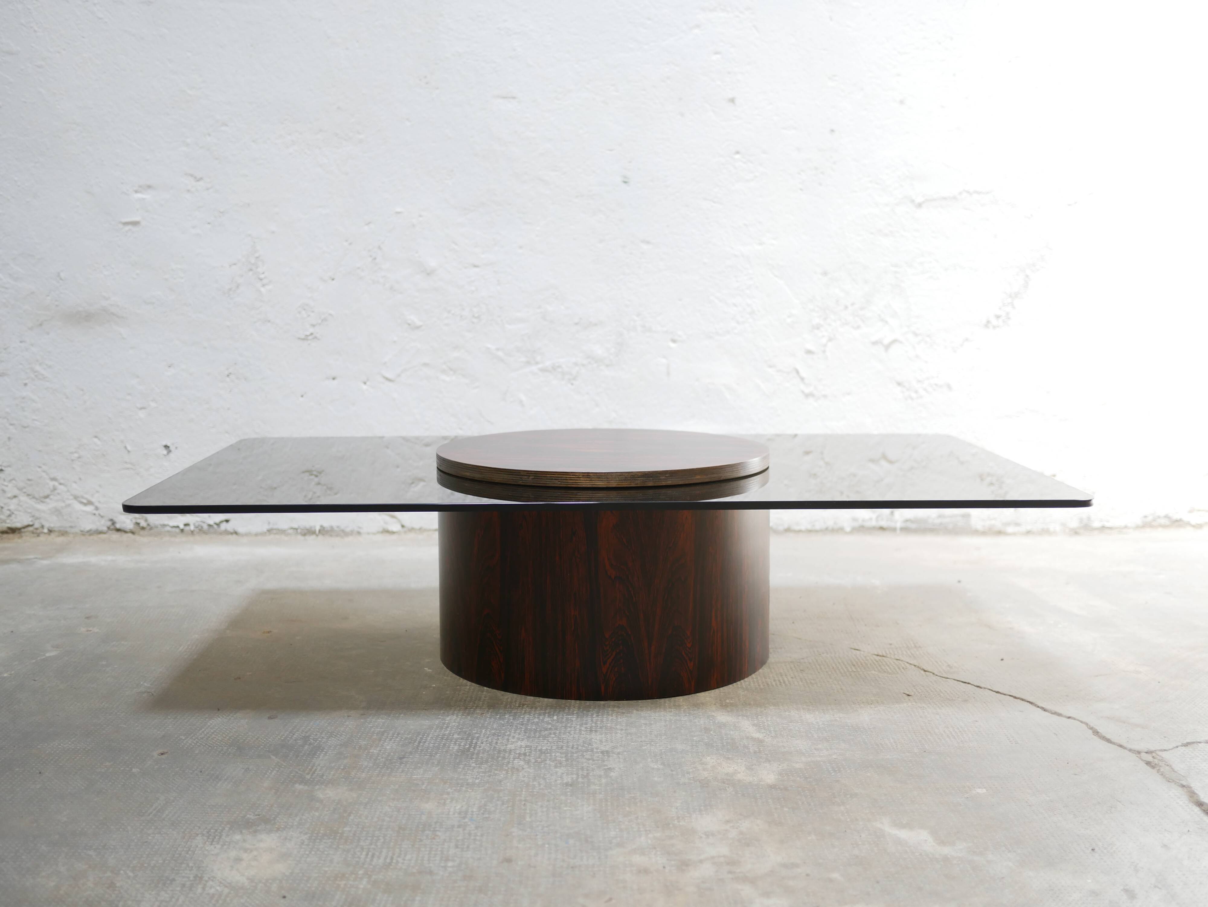 Table basse vintage en palissandre et verre