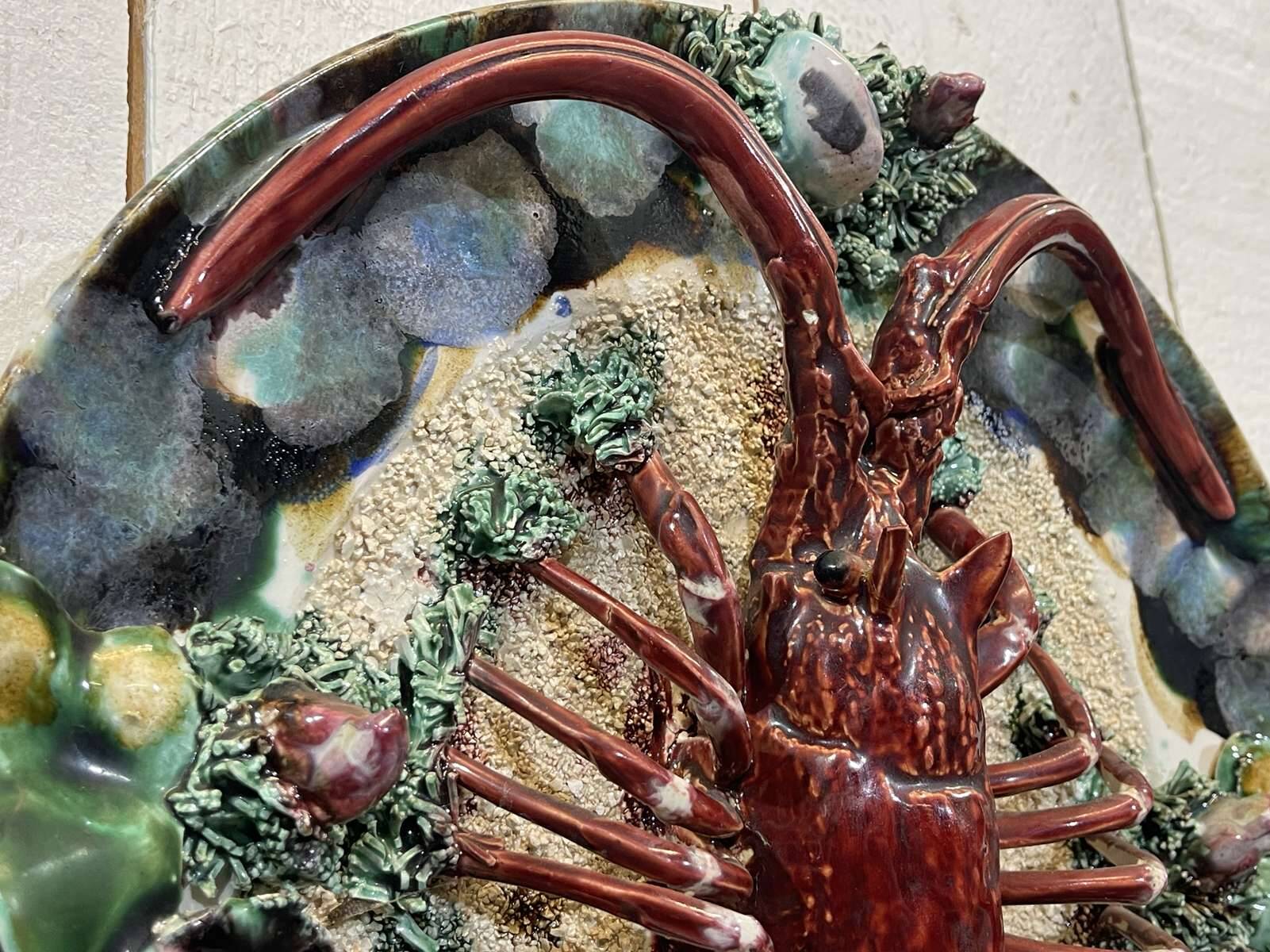 Set of 8 majolica-barbotine dishes and plates