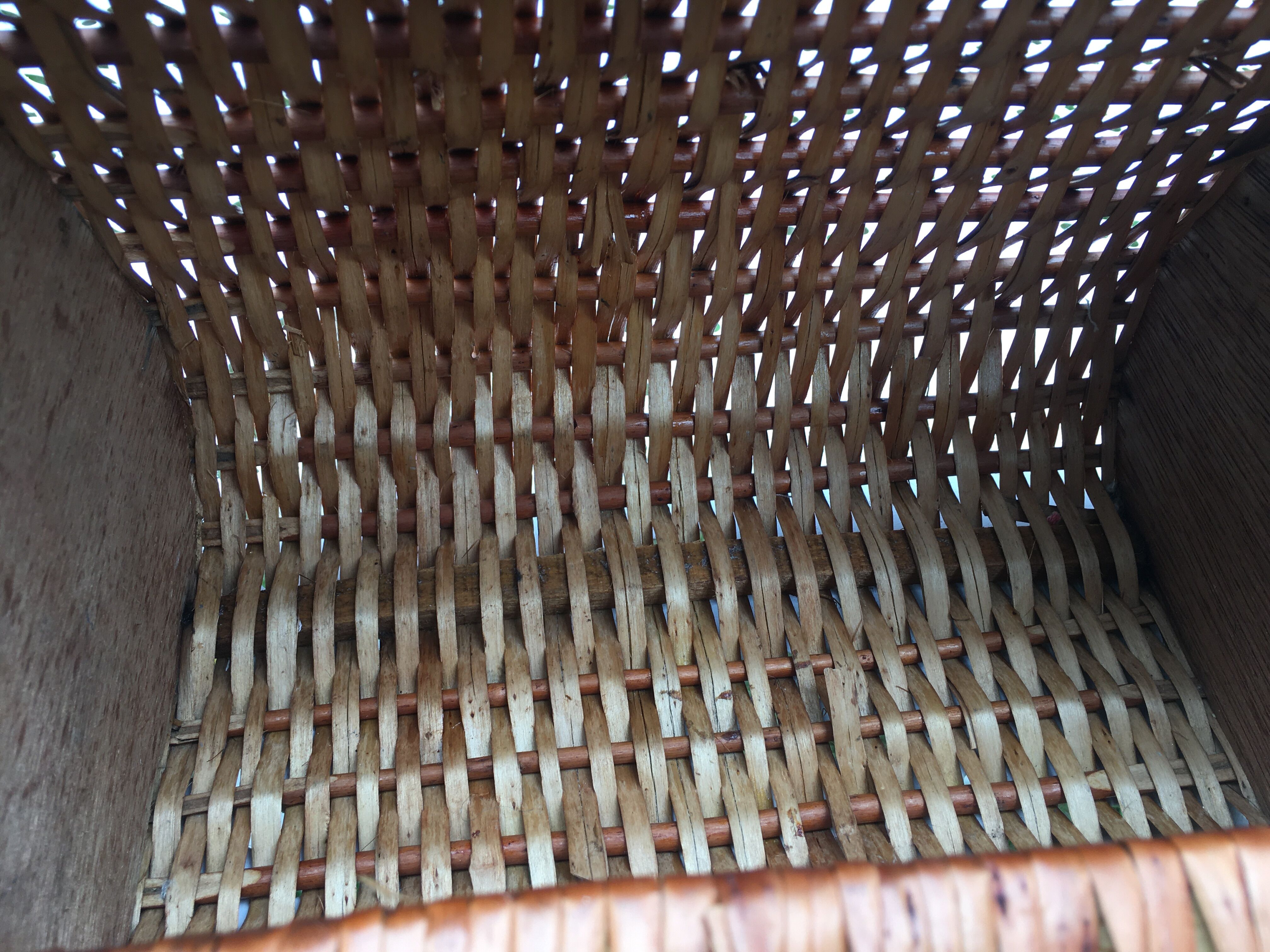 60'S braided wicker basket / hand bag