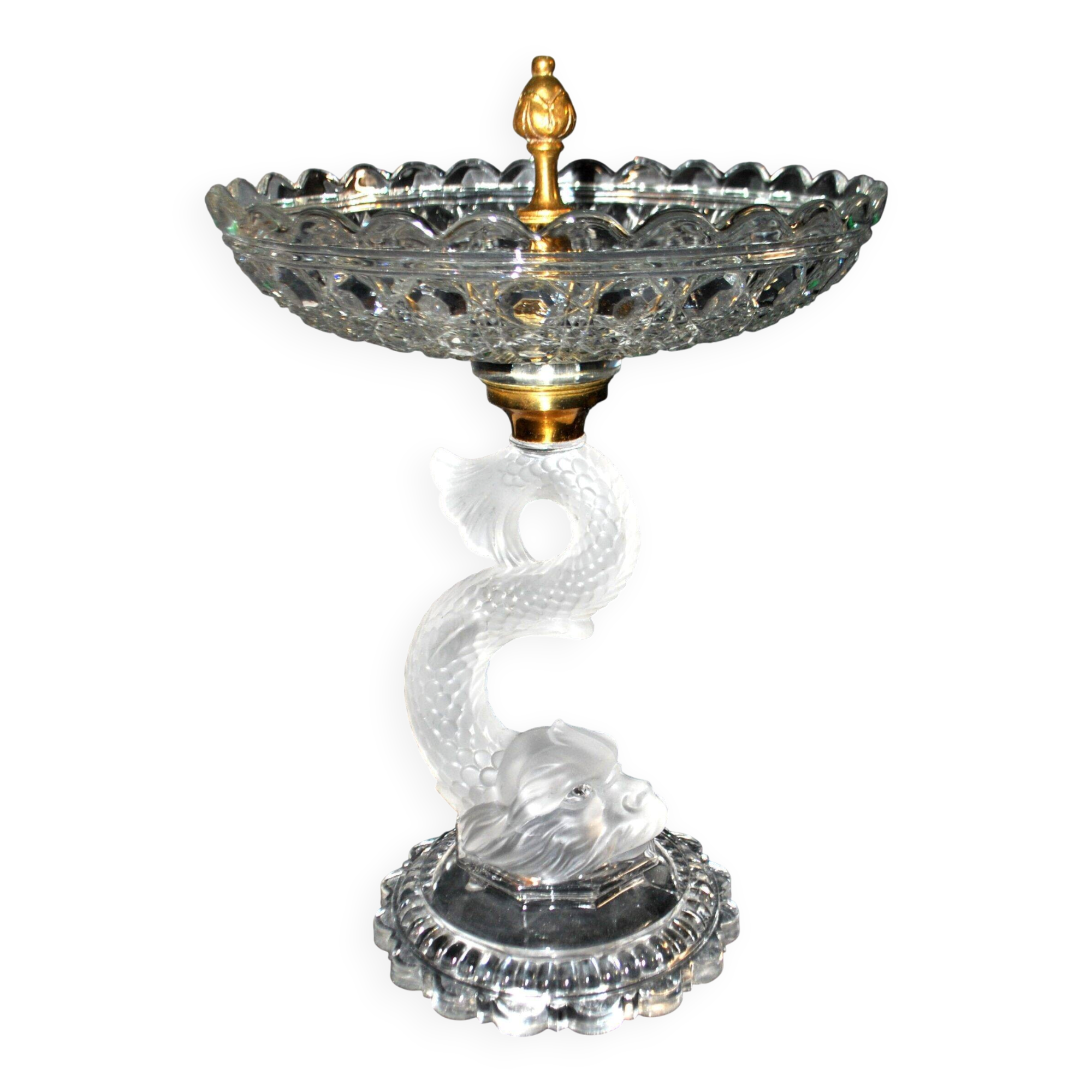 Baccarat coupe sur pied dauphin guéridon diamant pierreries en cristal signé