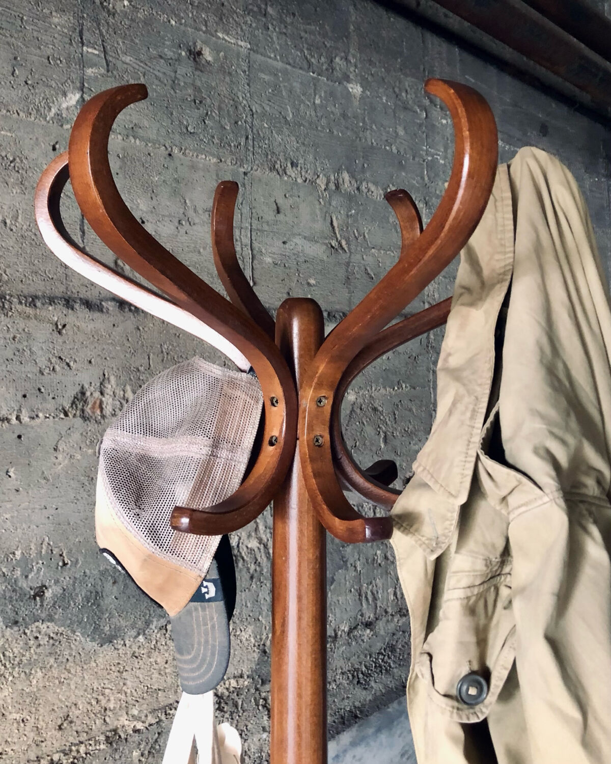 Coat rack called "Parrot" Baumann