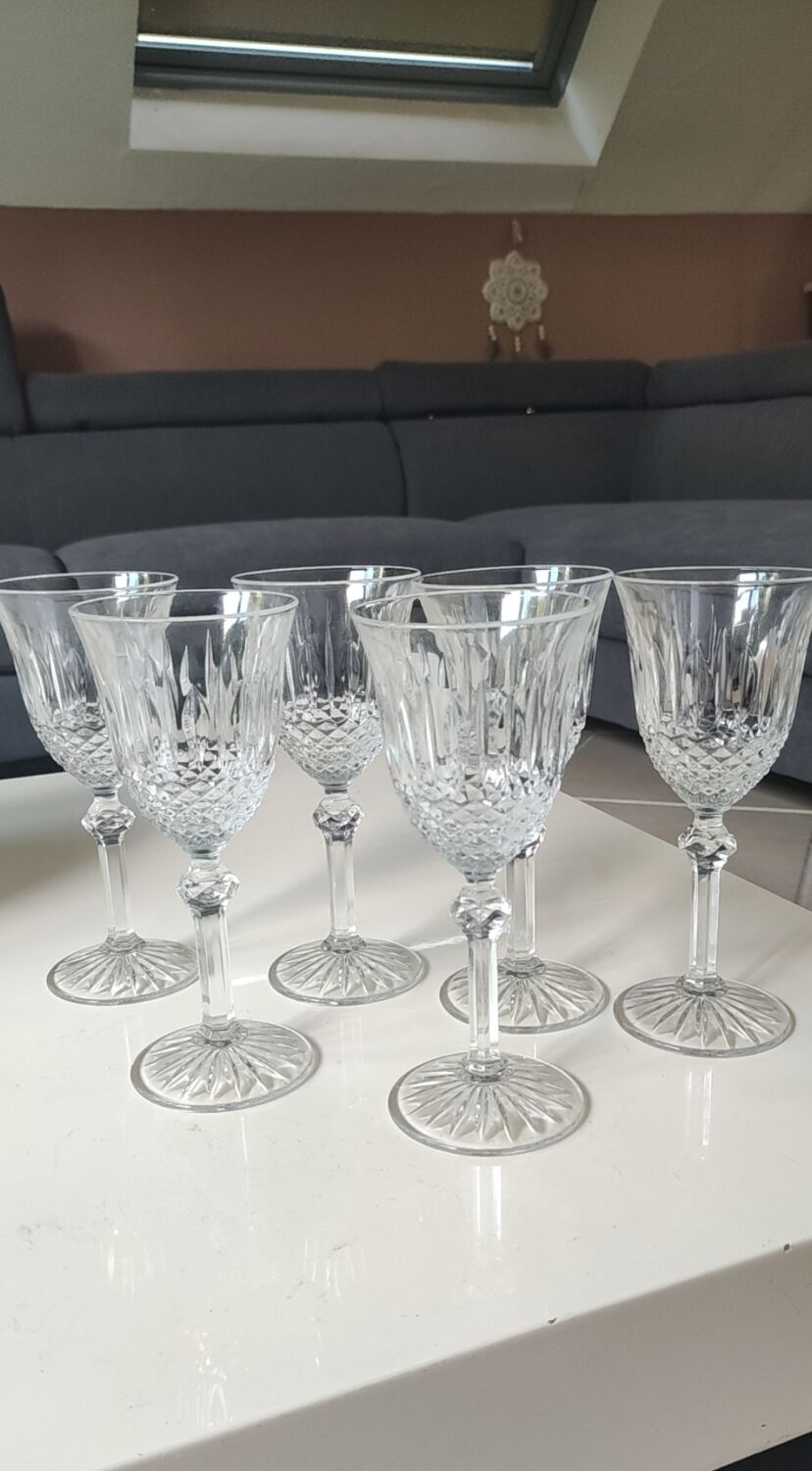 Set of 6 white wine glasses, Bohemian crystal. Regency/Empire style, 17.5 cm