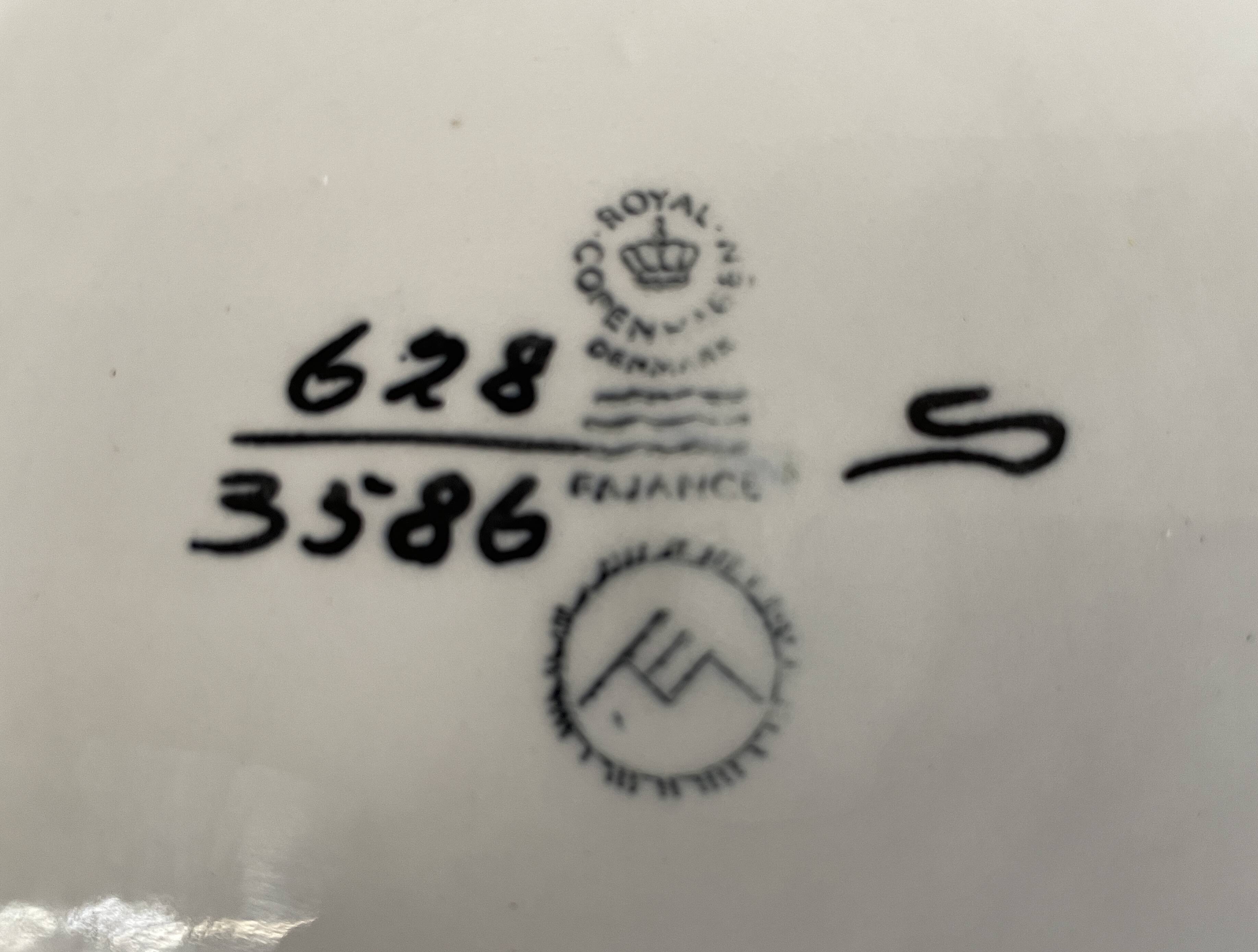 Royal Copenhagen catchall – design by Ellen Malmer – Denmark, year 1960-69