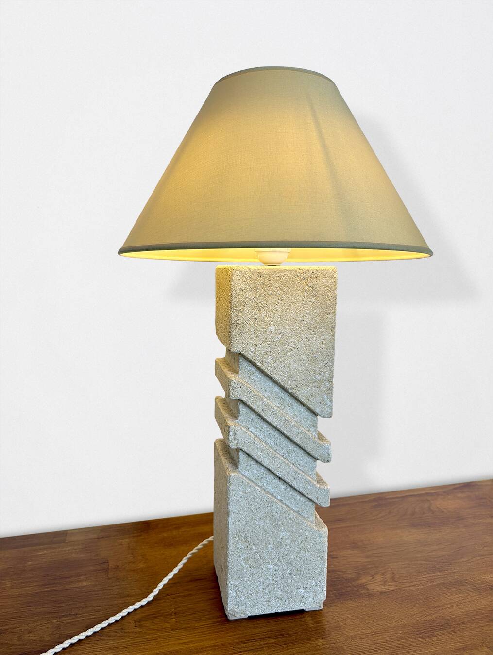 French lamp sculpture in white stone in the style of Albert Tormos.