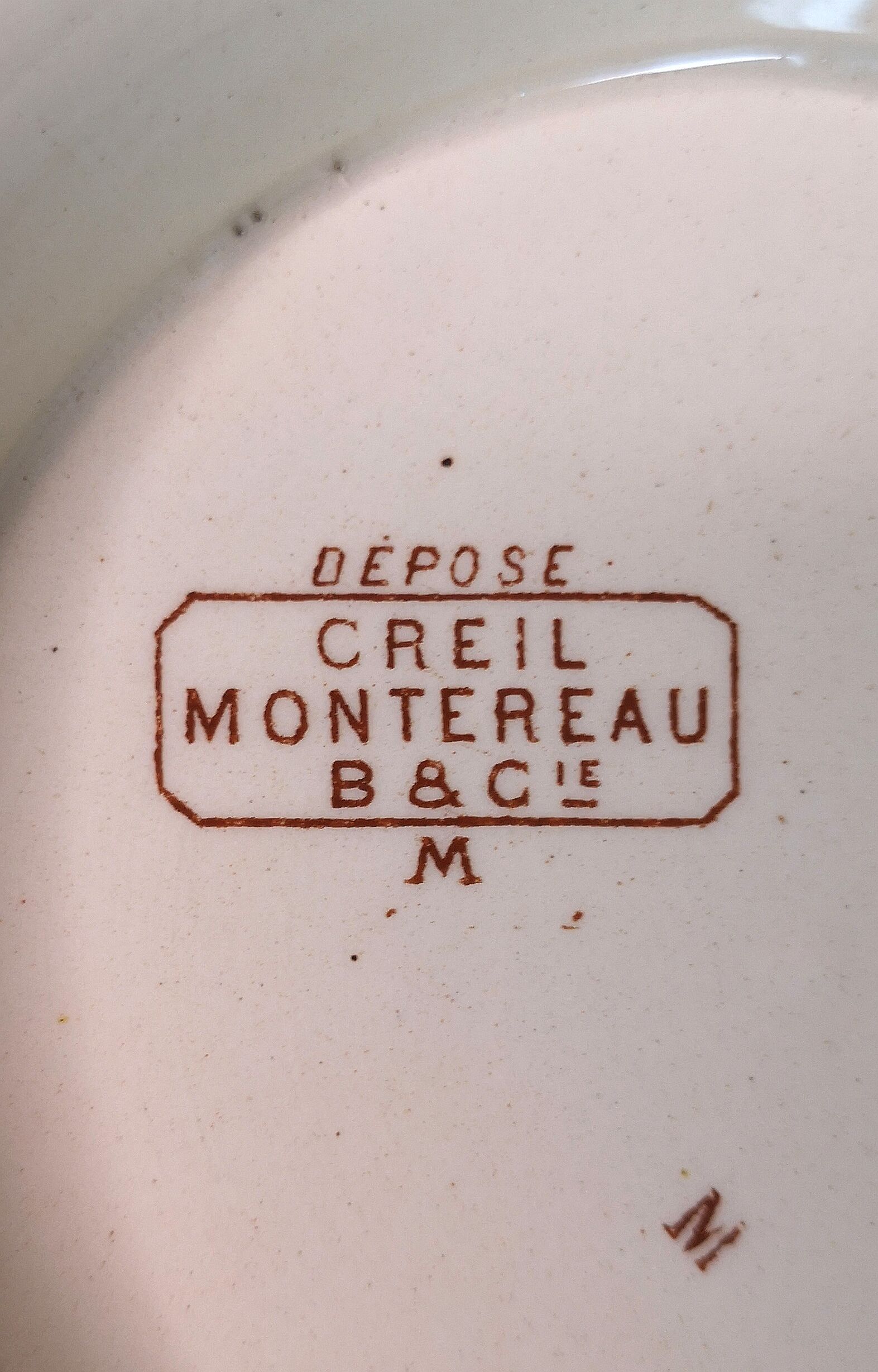Assiette de présentation Creil et Montereau