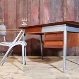 James Léonard's 6212 desk and chair for ESA Esavian