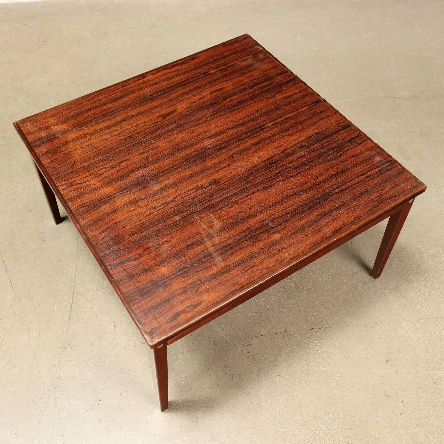 Table basse vintage plaquée en différentes essences de bois, Brésil
