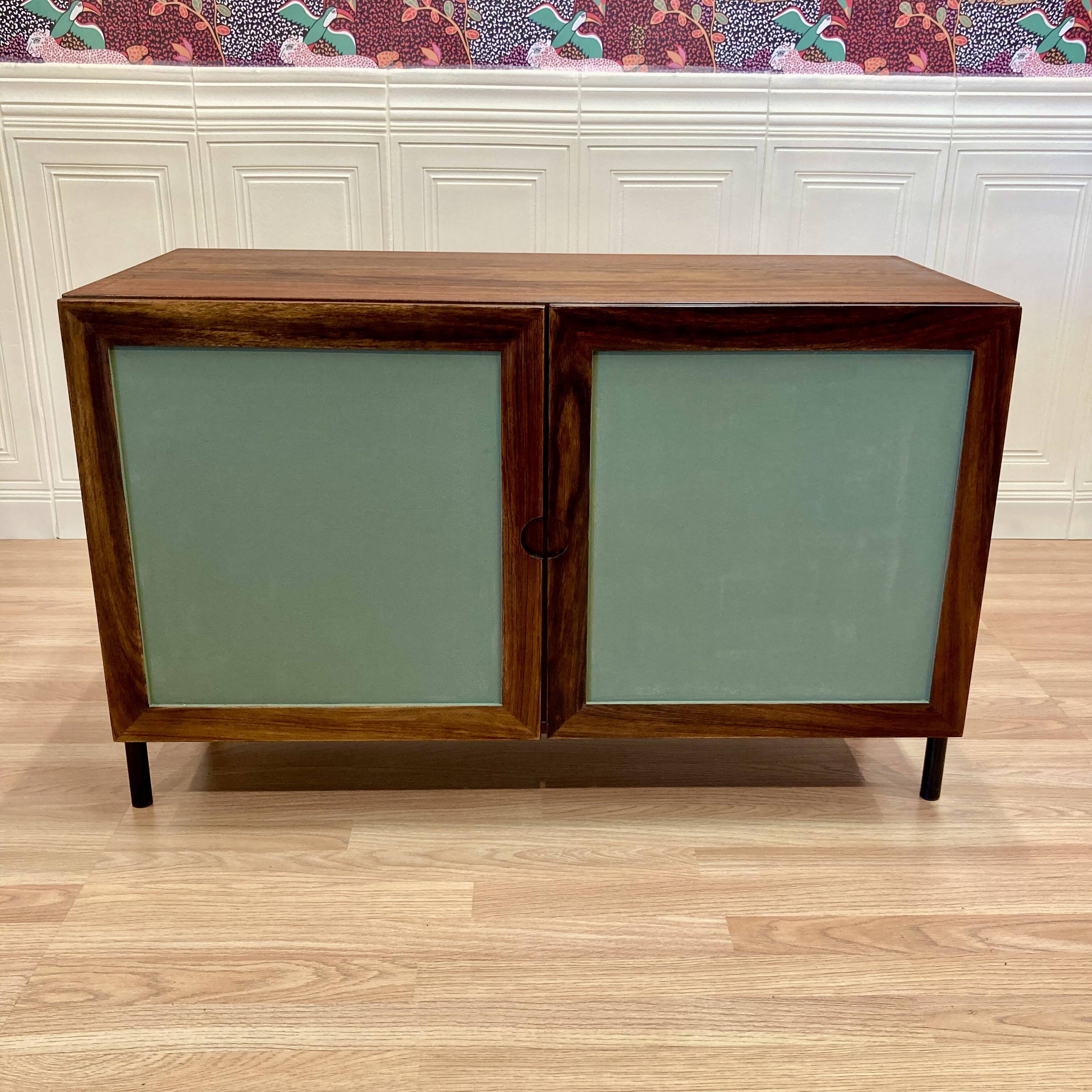 Commode palissandre et métal design 1950.