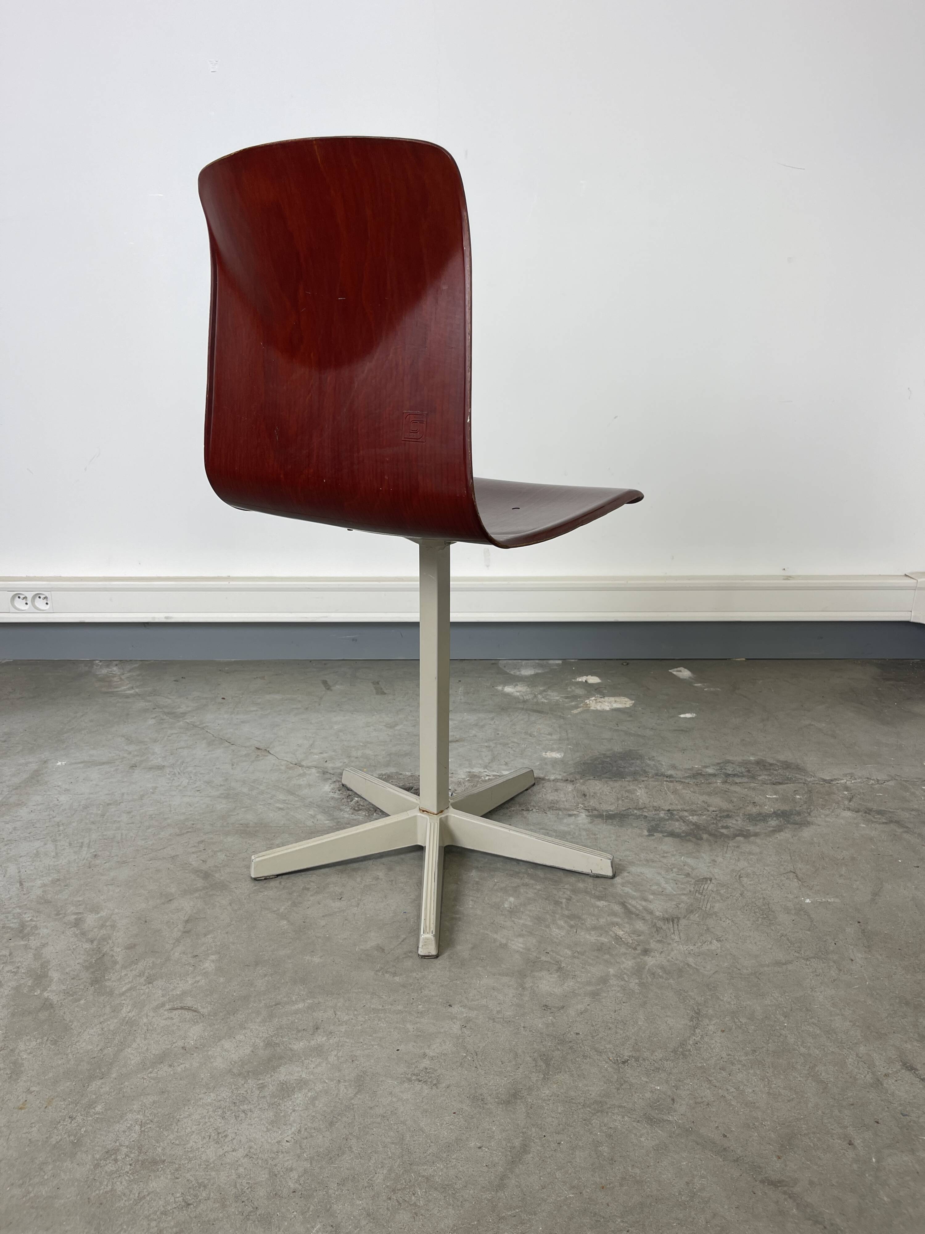 Set of 7 Galvanitas workshop chairs central foot Netherlands 1970s