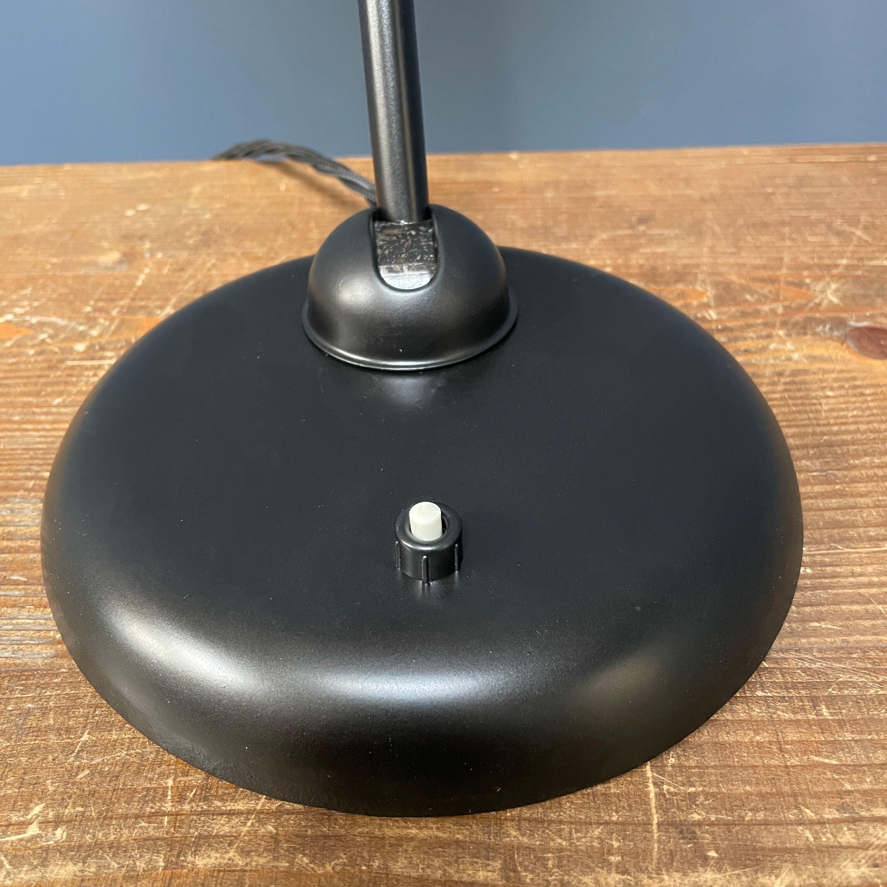 Early kaiser Jdell desk or table lamp model 6556 from the 1930s