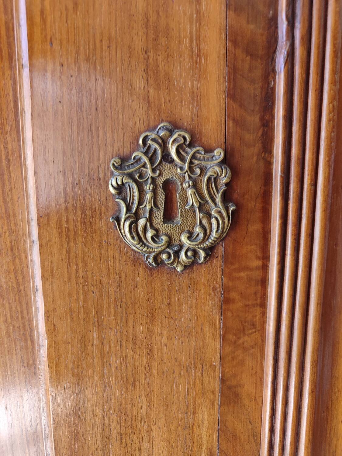 Armoire ancienne en bois