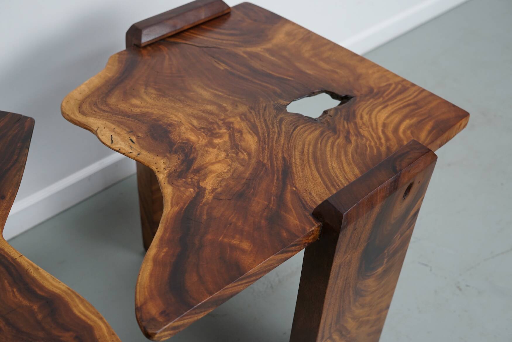 Pair of Vintage Natural Coffee Tables in Walnut, ca 1970/1980