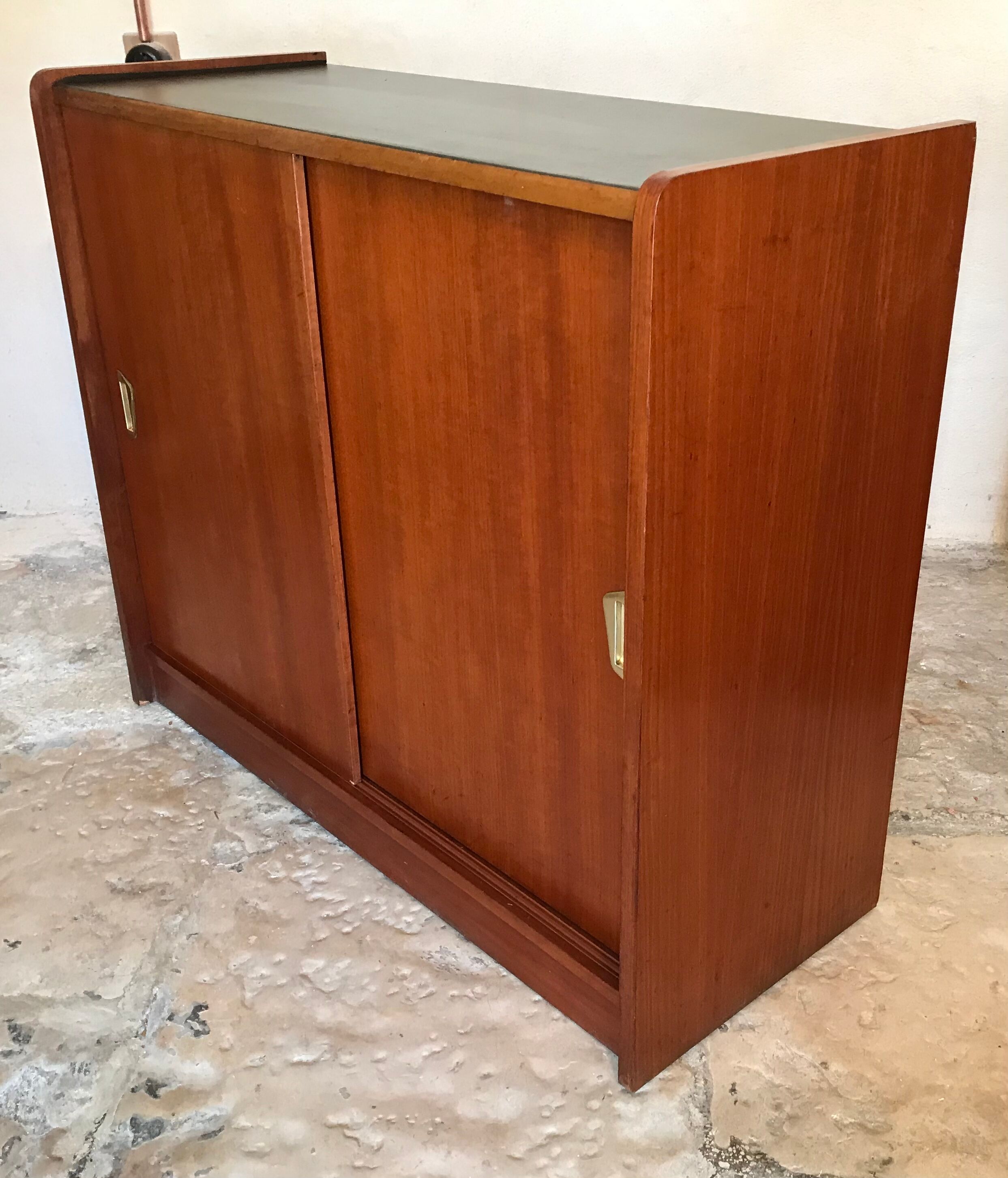 Meuble de rangement  vintage portes coulissantes